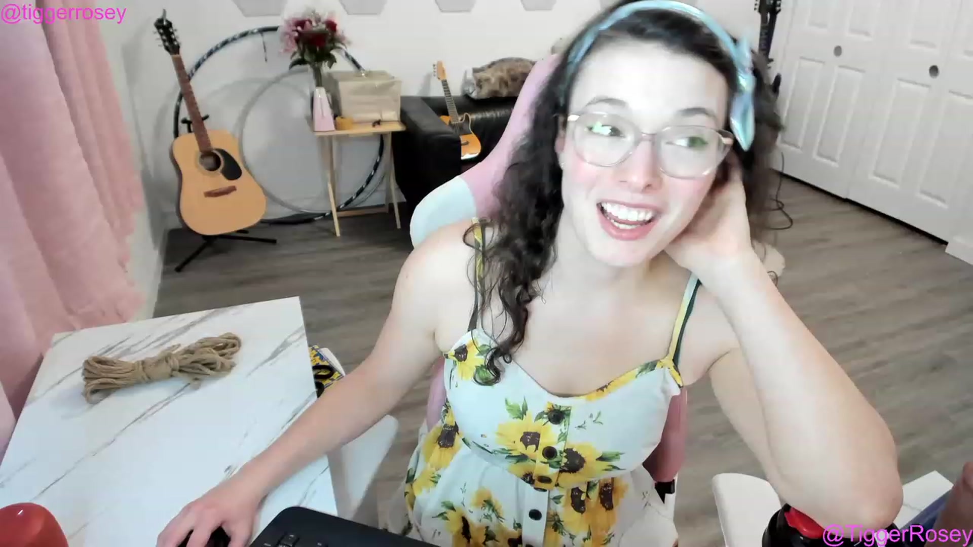 Gallery image thumbnail from TiggerRosey's myfreecams stream on, 05/02/2023, 04:16 image 1 of 20