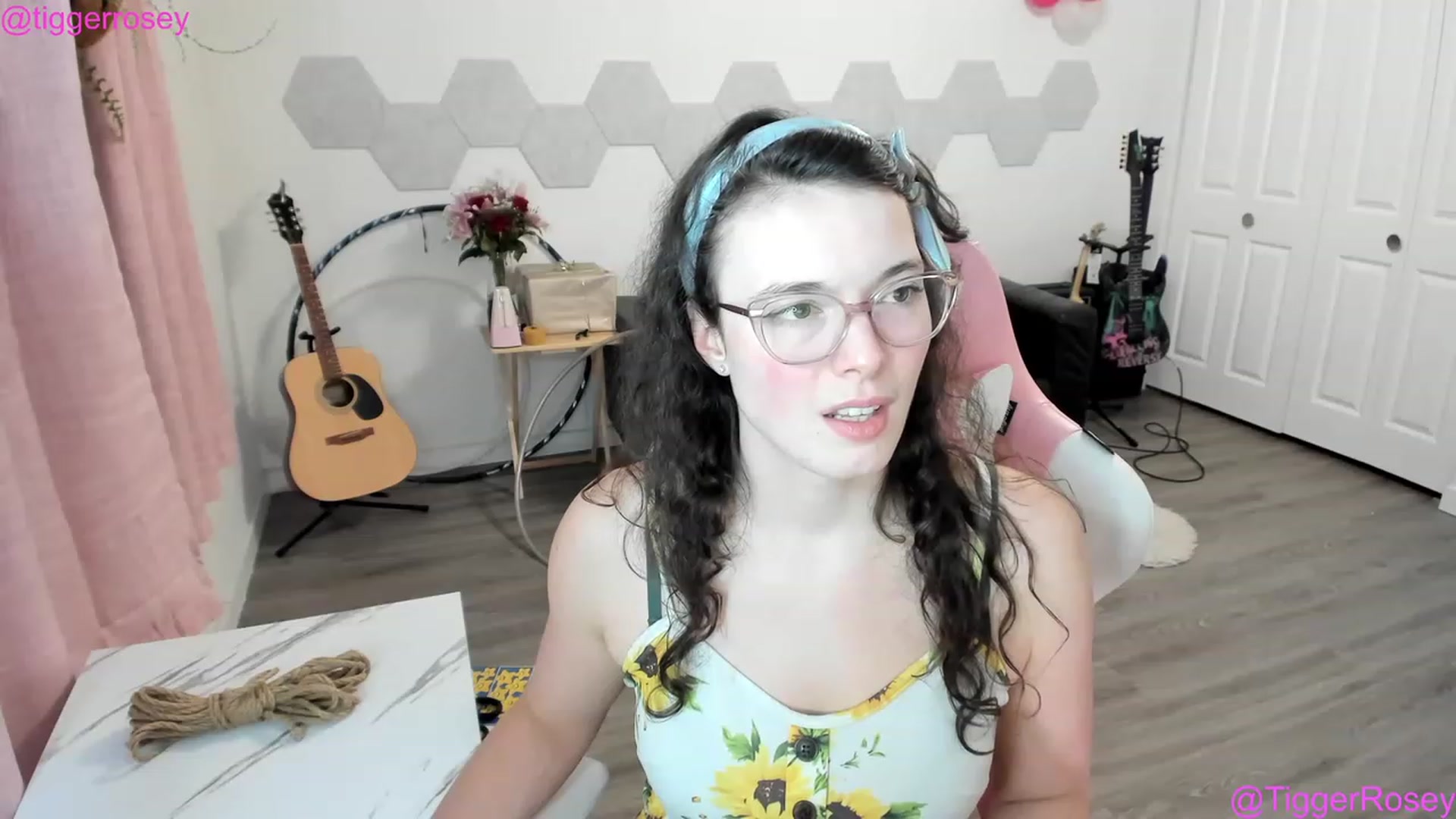 Gallery image thumbnail from TiggerRosey's myfreecams stream on, 05/02/2023, 06:47 image 6 of 20