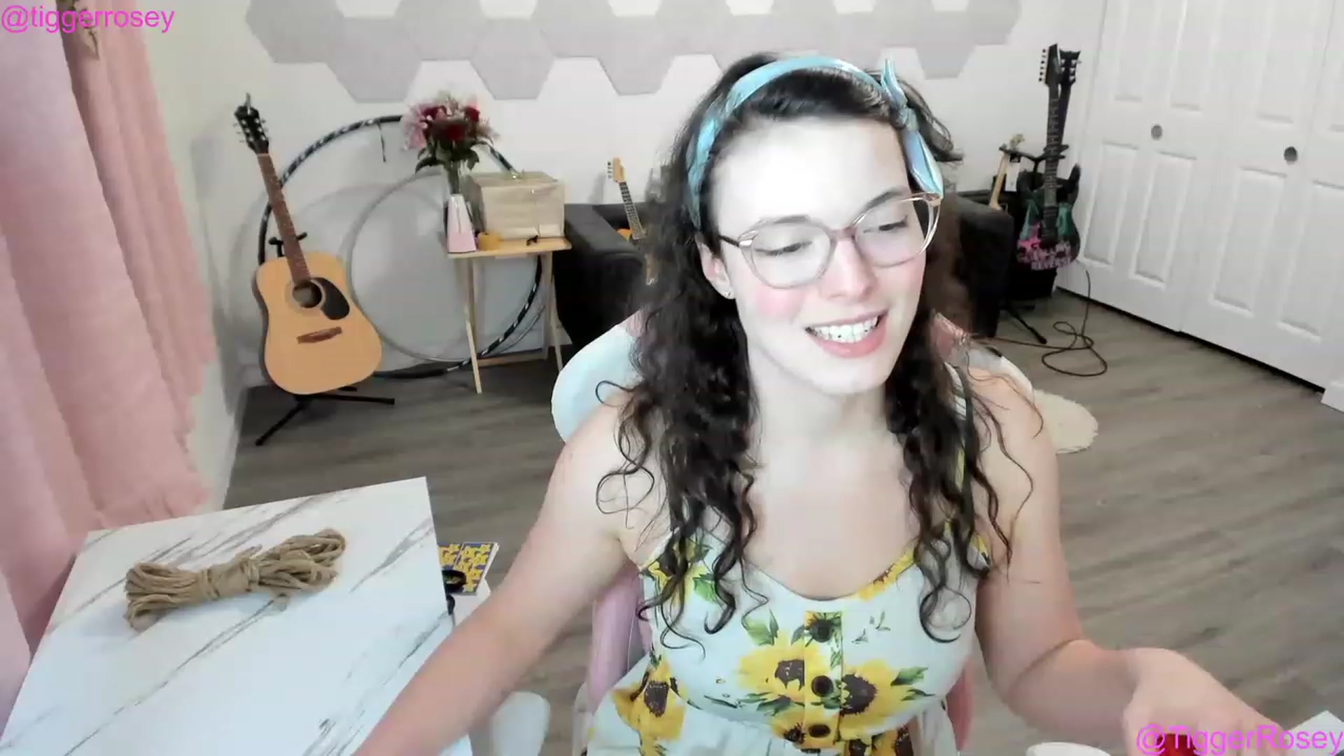 Gallery image thumbnail from TiggerRosey's myfreecams stream on, 05/02/2023, 06:47 image 5 of 20
