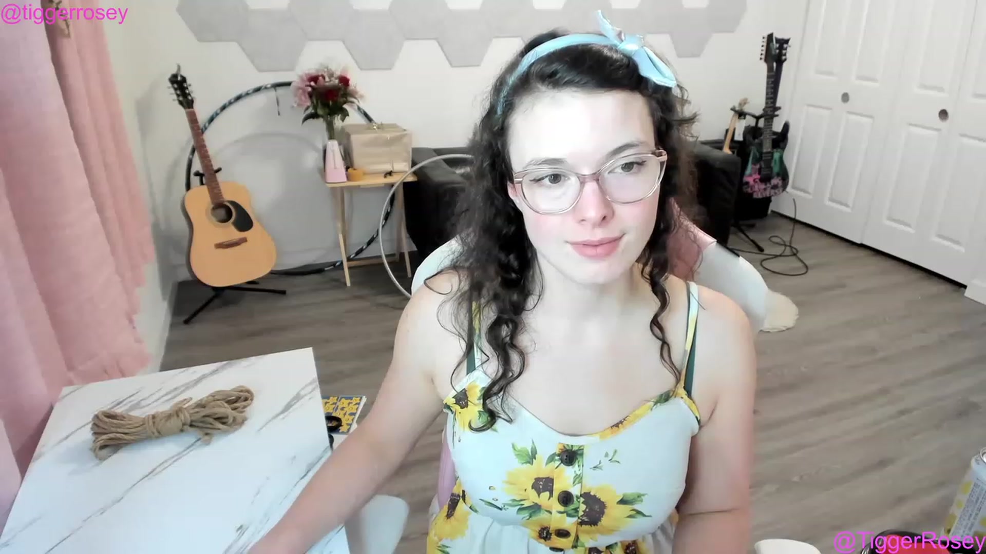 Gallery image thumbnail from TiggerRosey's myfreecams stream on, 05/02/2023, 06:47 image 17 of 20