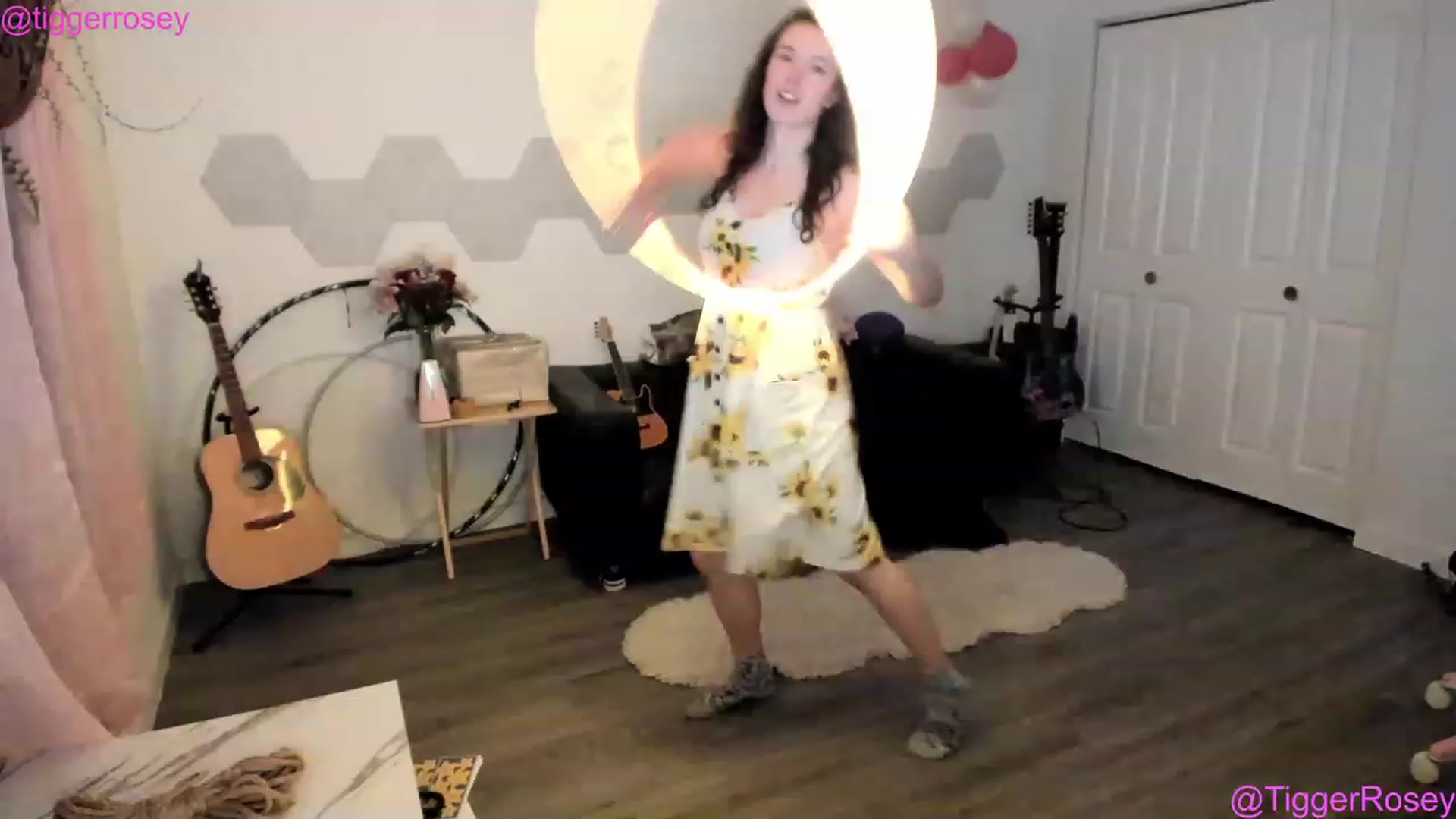 Gallery image thumbnail from TiggerRosey's myfreecams stream on, 05/02/2023, 06:47 image 1 of 20