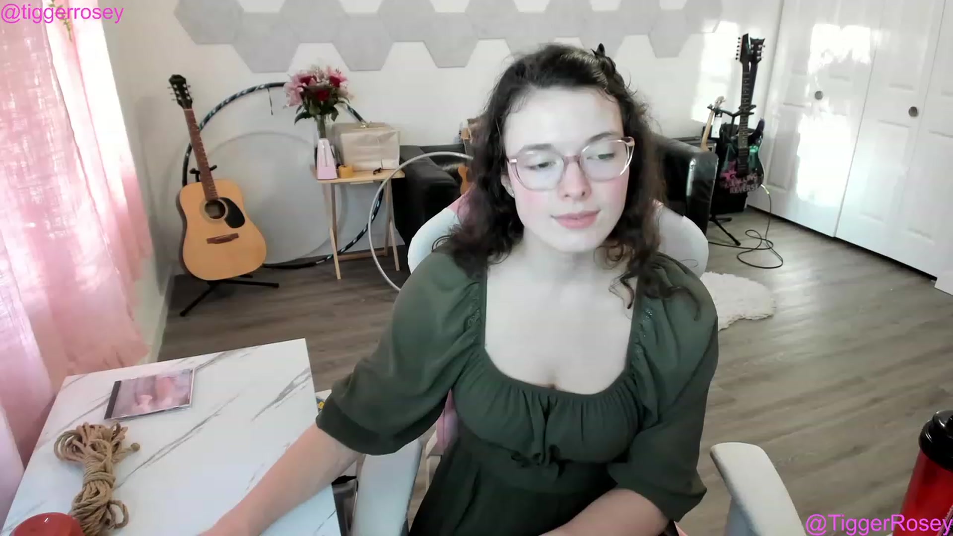 Gallery image thumbnail from TiggerRosey's myfreecams stream on, 05/03/2023, 05:17 image 3 of 20