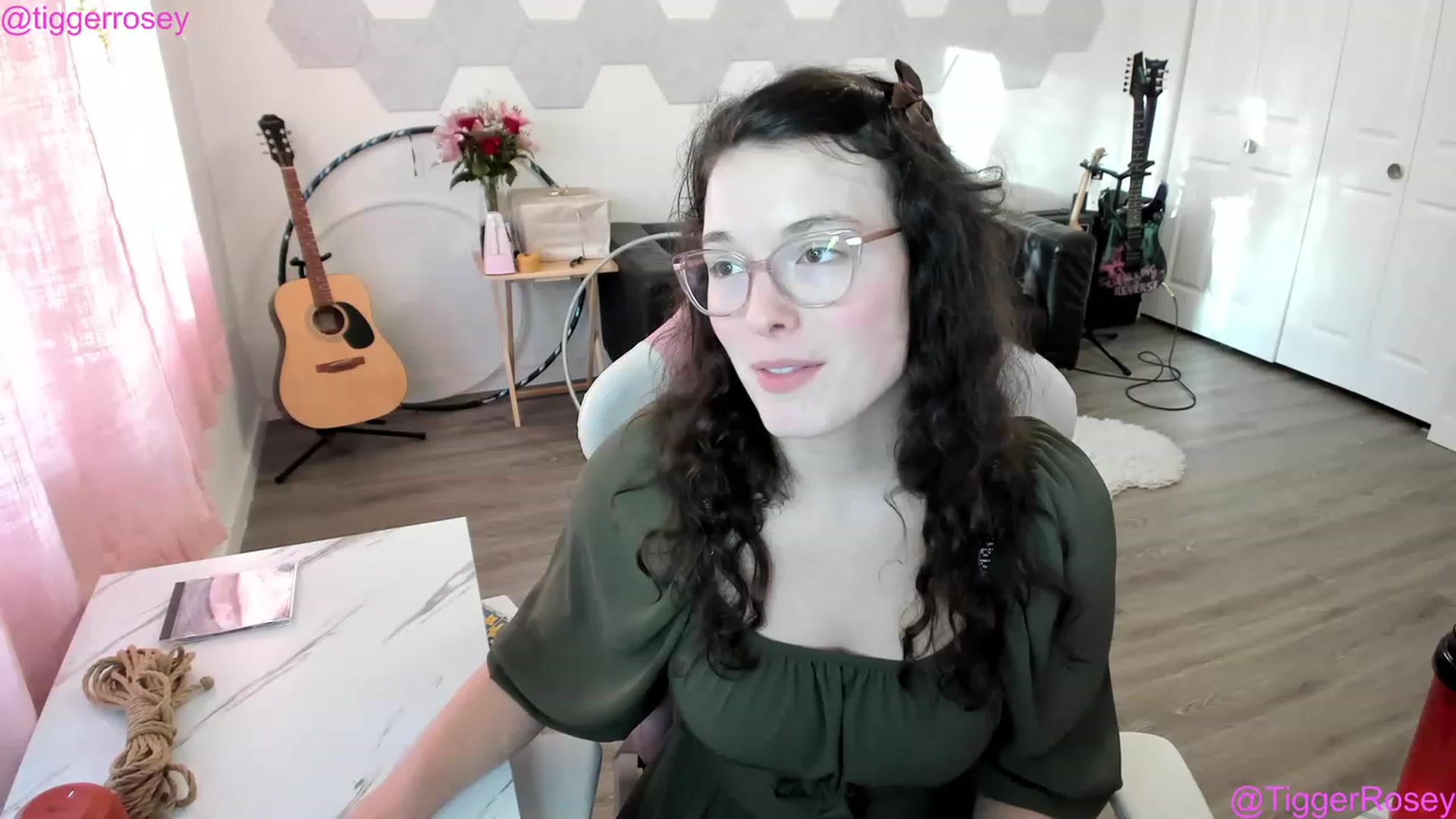 Gallery image thumbnail from TiggerRosey's myfreecams stream on, 05/03/2023, 05:17 image 1 of 20