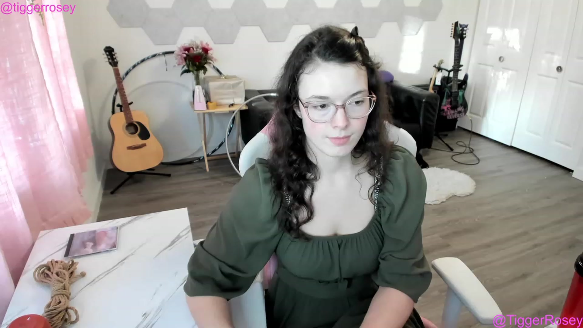 Gallery image thumbnail from TiggerRosey's myfreecams stream on, 05/03/2023, 05:17 image 2 of 20