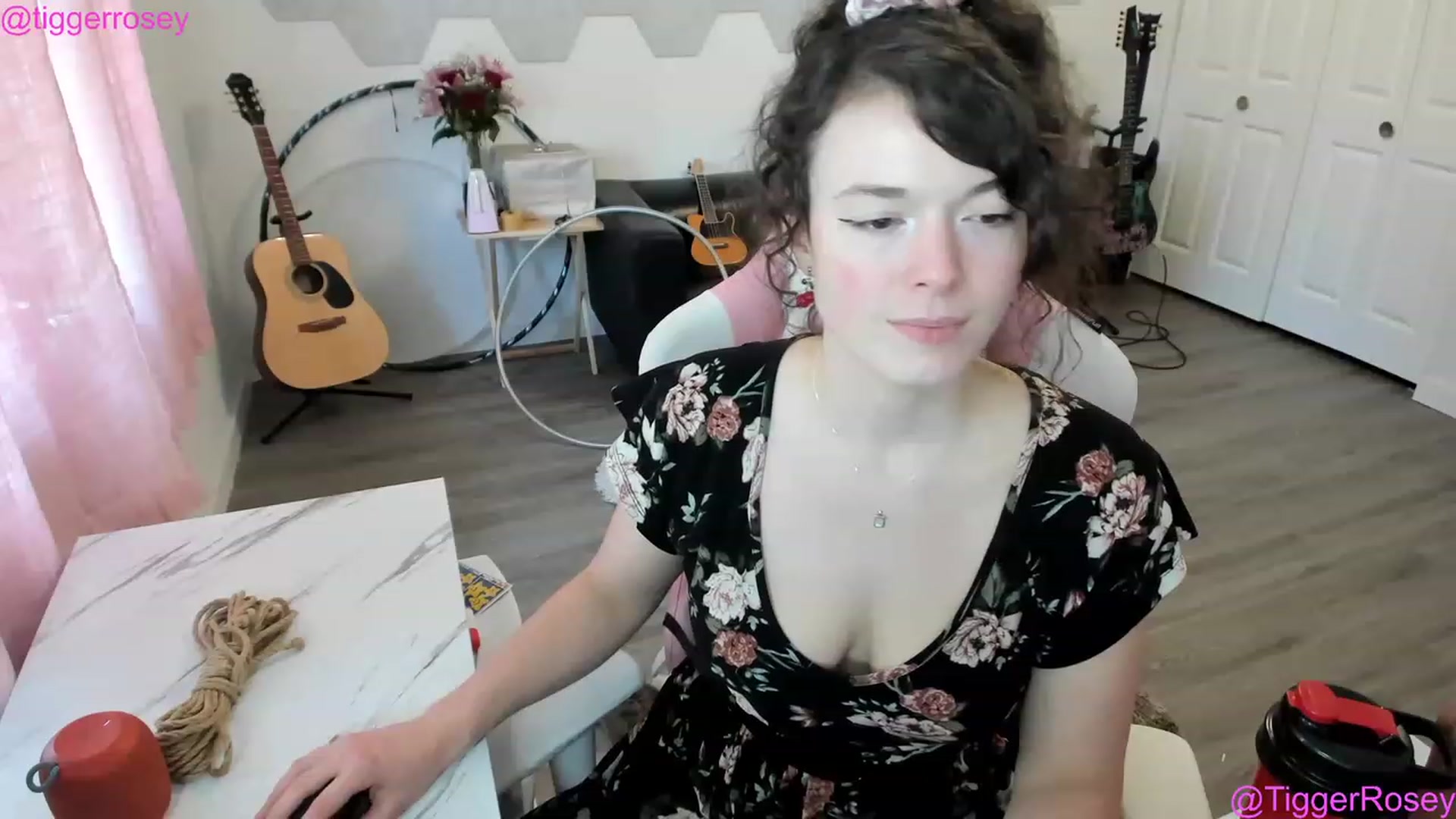 Gallery image thumbnail from TiggerRosey's myfreecams stream on, 05/04/2023, 24:50 image 10 of 20