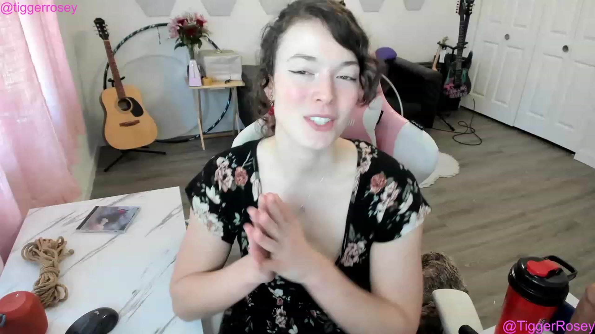 Gallery image thumbnail from TiggerRosey's myfreecams stream on, 05/04/2023, 24:50 image 1 of 20