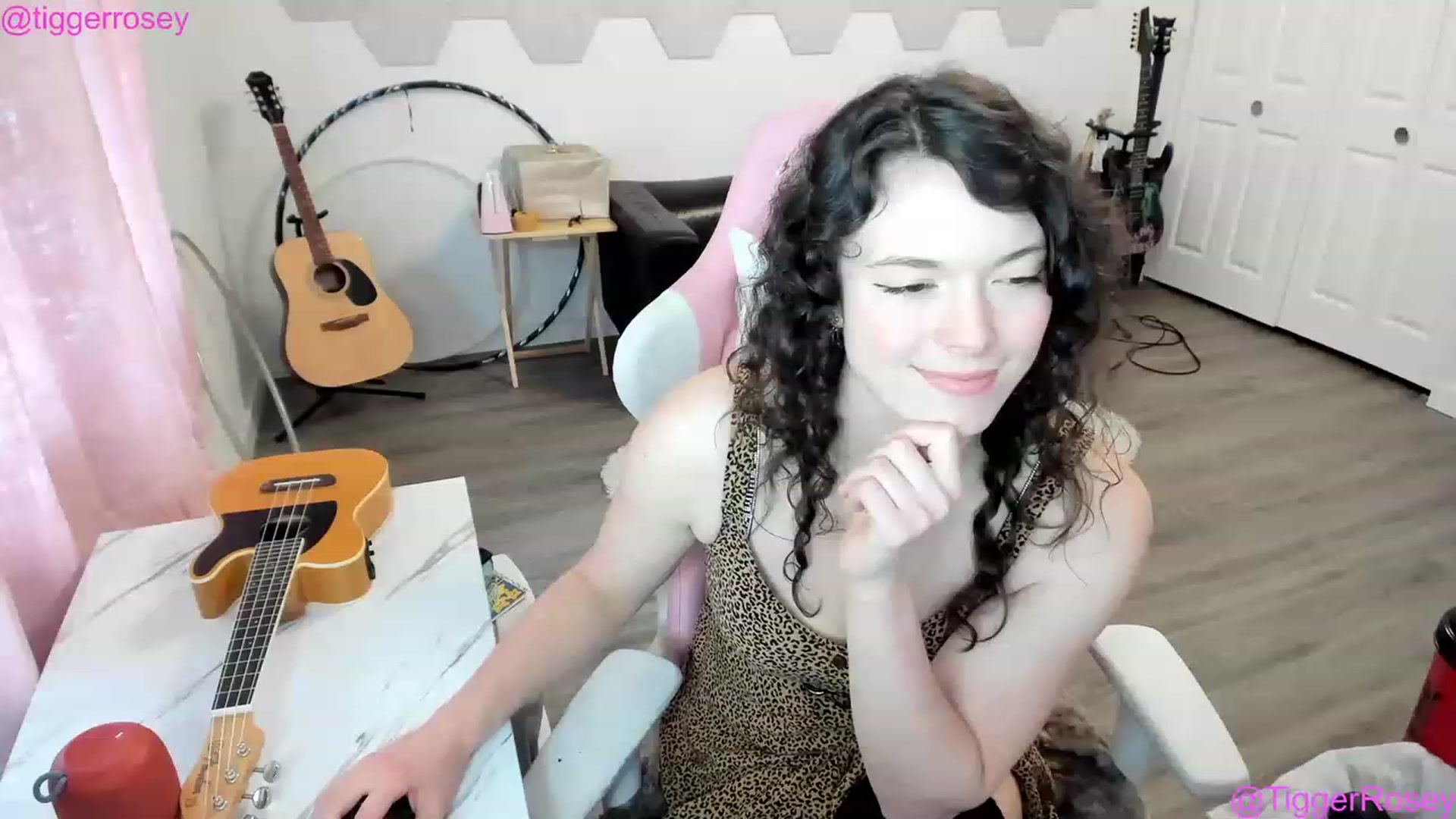Gallery image thumbnail from TiggerRosey's myfreecams stream on, 05/06/2023, 01:39 image 1 of 20