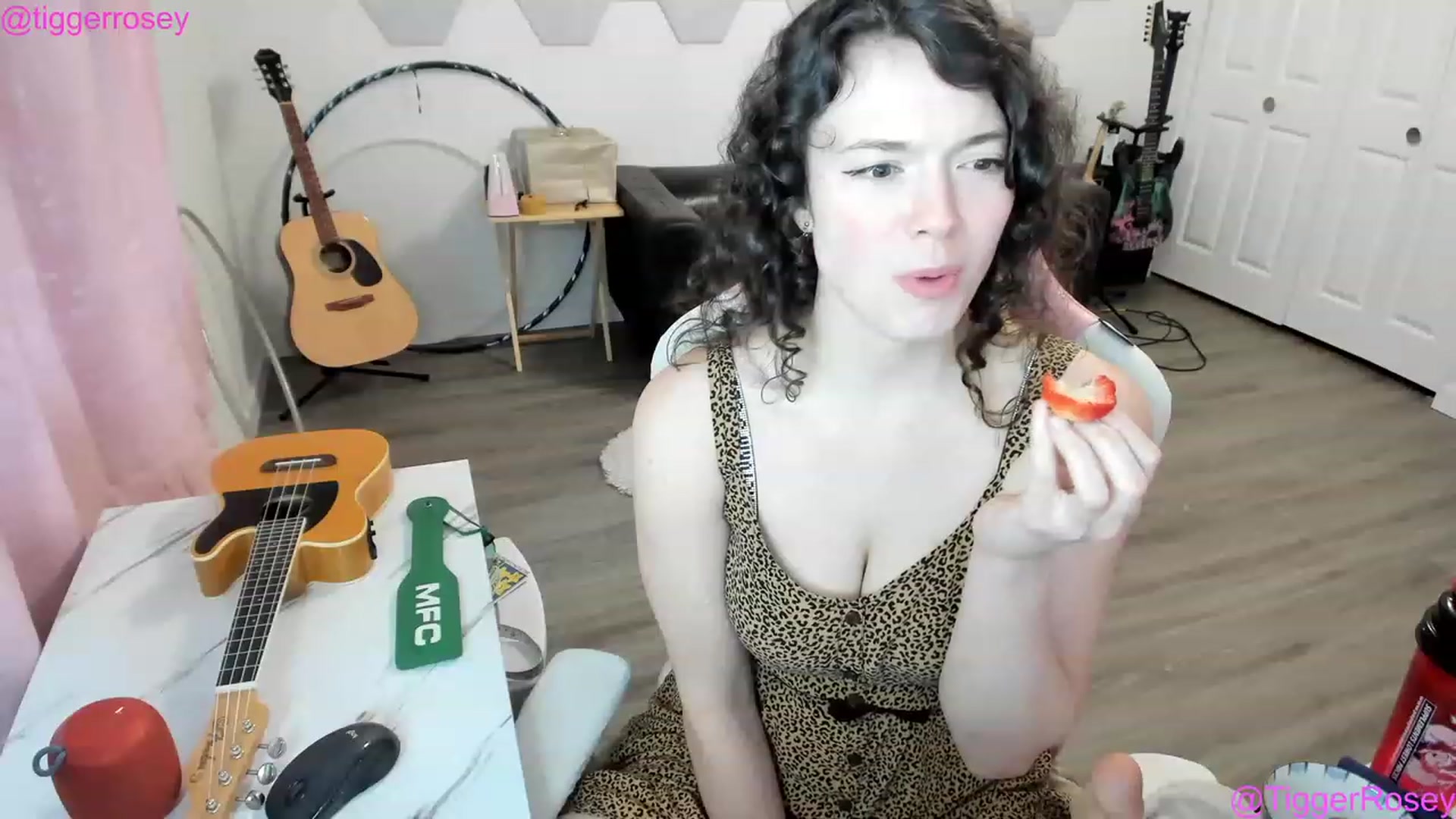 Gallery image thumbnail from TiggerRosey's myfreecams stream on, 05/06/2023, 01:39 image 20 of 20