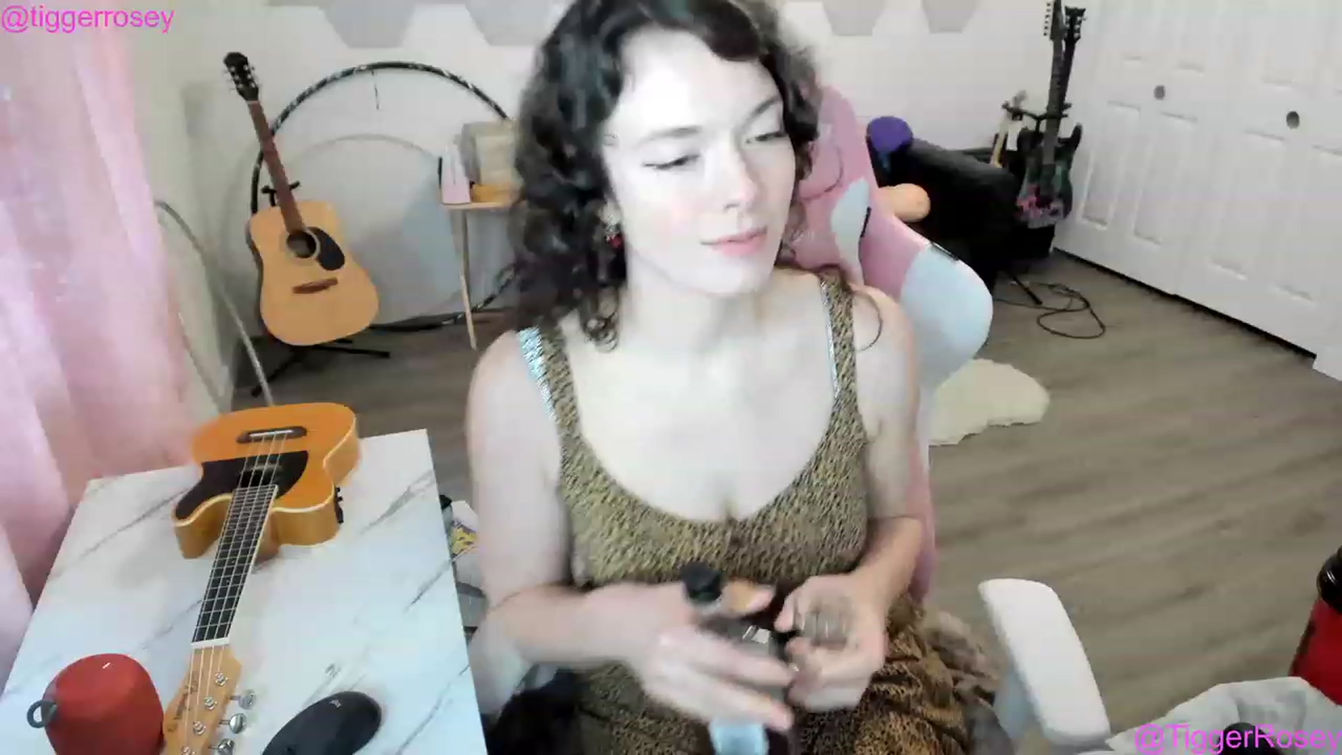 Gallery image thumbnail from TiggerRosey's myfreecams stream on, 05/06/2023, 01:39 image 6 of 20