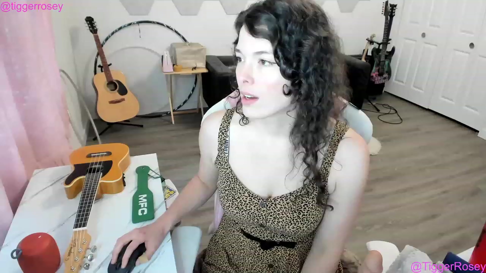 Gallery image thumbnail from TiggerRosey's myfreecams stream on, 05/06/2023, 01:39 image 17 of 20