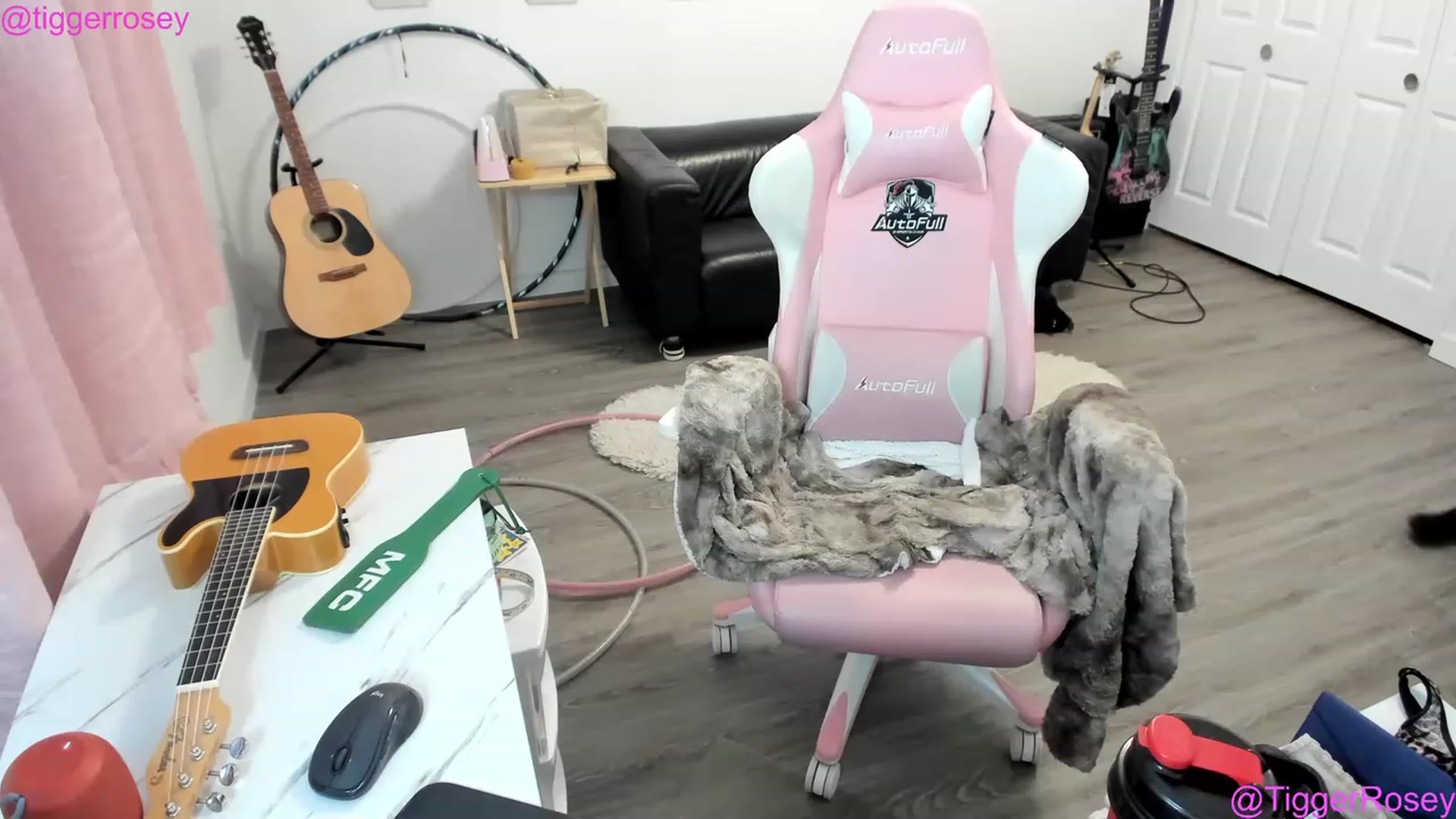 Gallery image thumbnail from TiggerRosey's myfreecams stream on, 05/06/2023, 05:32 image 13 of 20