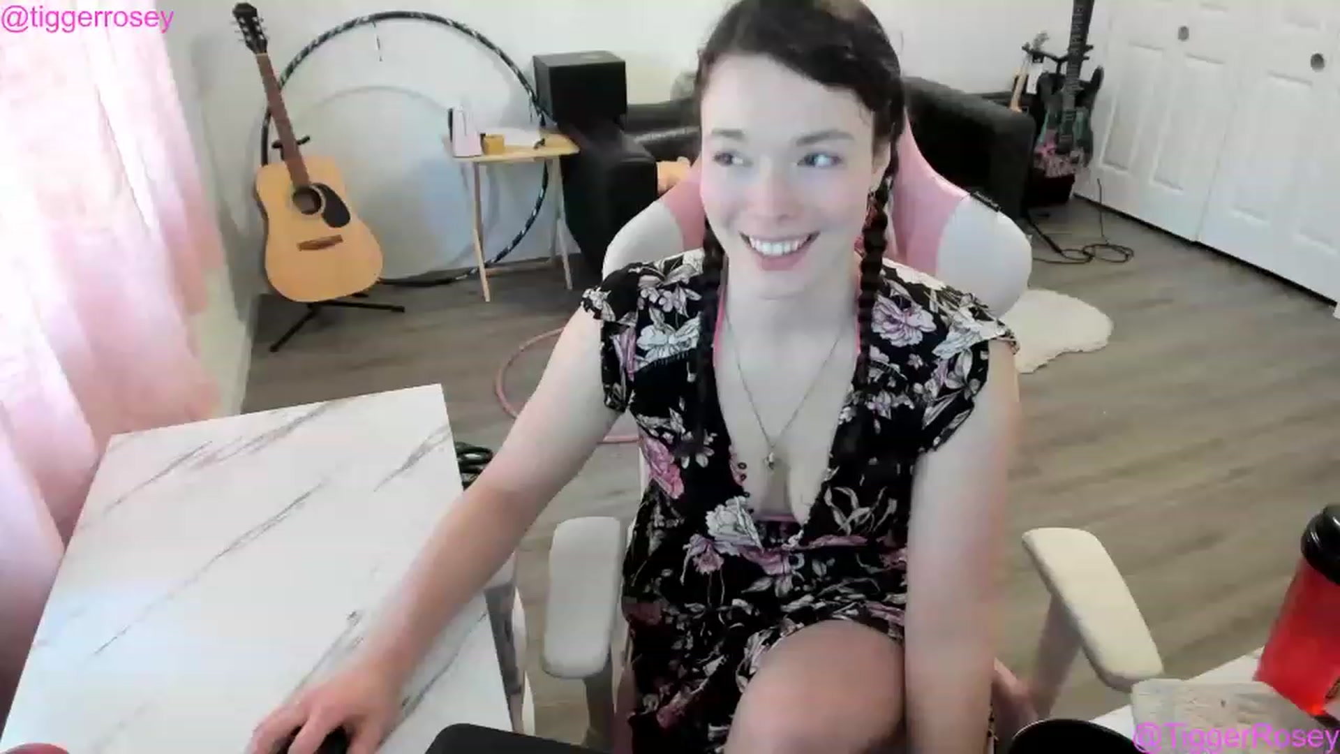 Gallery image thumbnail from TiggerRosey's myfreecams stream on, 05/09/2023, 21:00 image 10 of 20