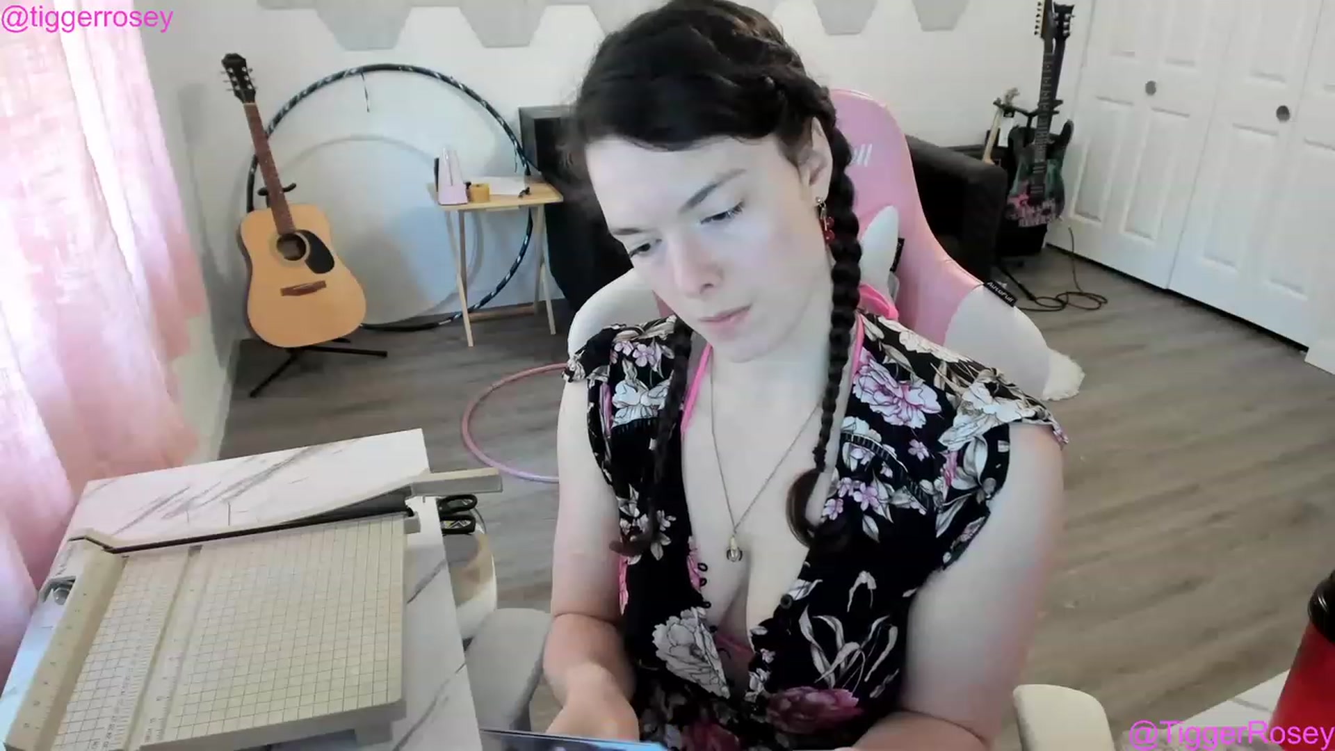 Gallery image thumbnail from TiggerRosey's myfreecams stream on, 05/09/2023, 22:42 image 9 of 20