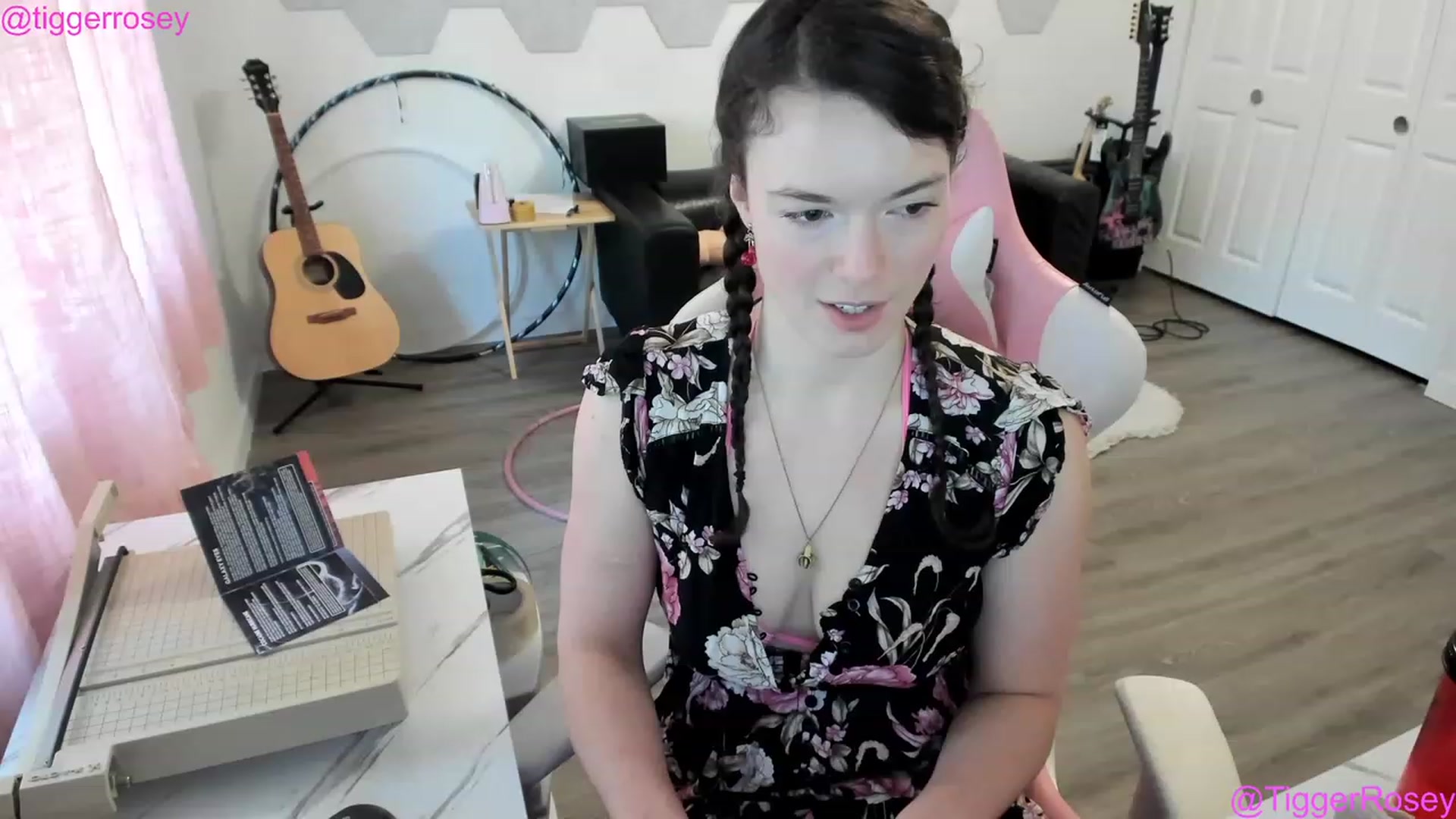 Gallery image thumbnail from TiggerRosey's myfreecams stream on, 05/10/2023, 24:29 image 2 of 20