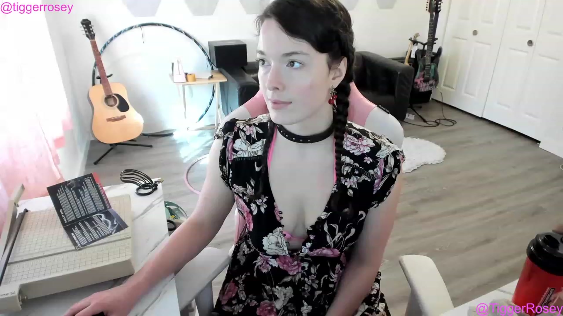 Gallery image thumbnail from TiggerRosey's myfreecams stream on, 05/10/2023, 24:29 image 13 of 20