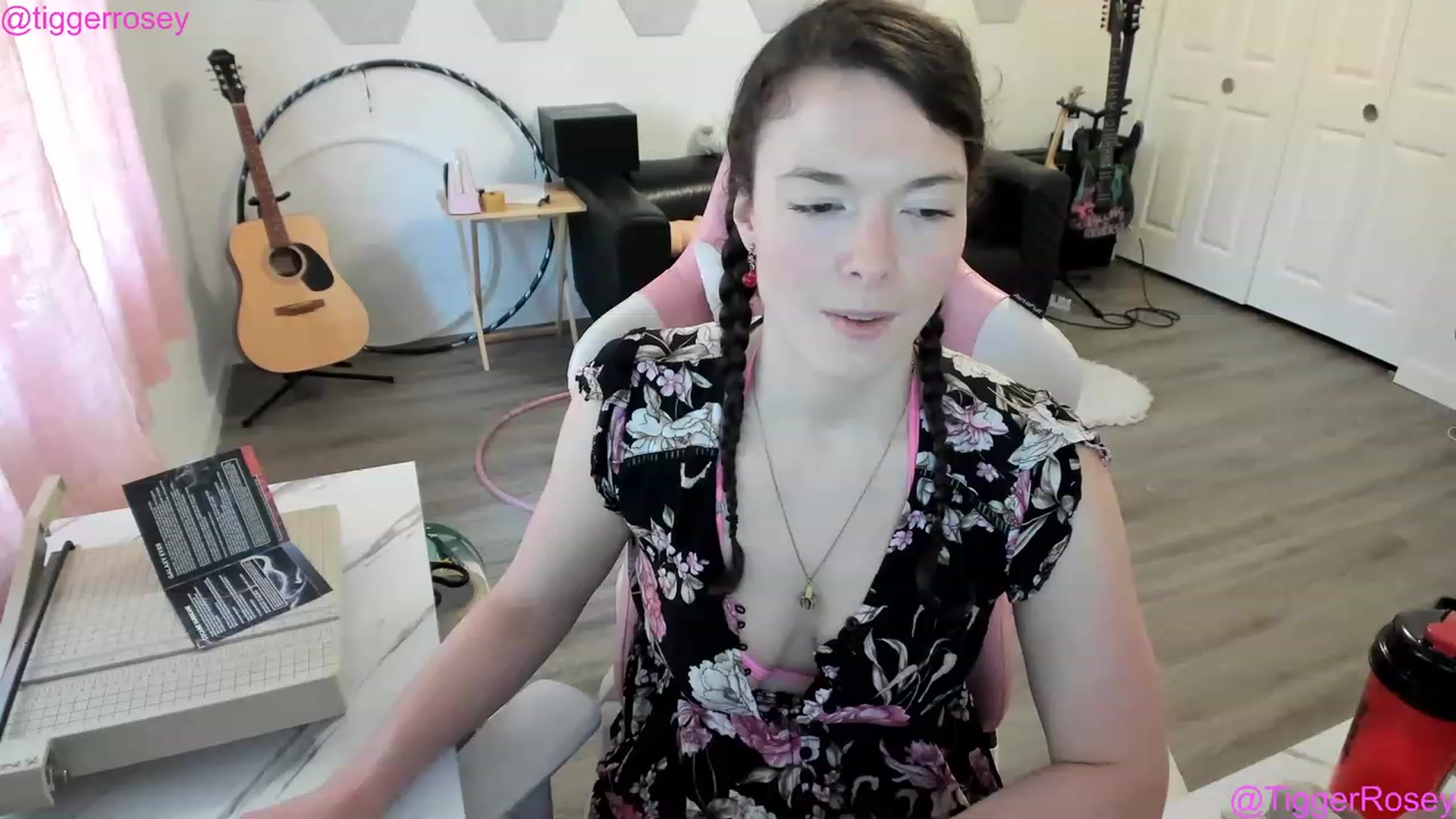 Gallery image thumbnail from TiggerRosey's myfreecams stream on, 05/10/2023, 24:29 image 4 of 20