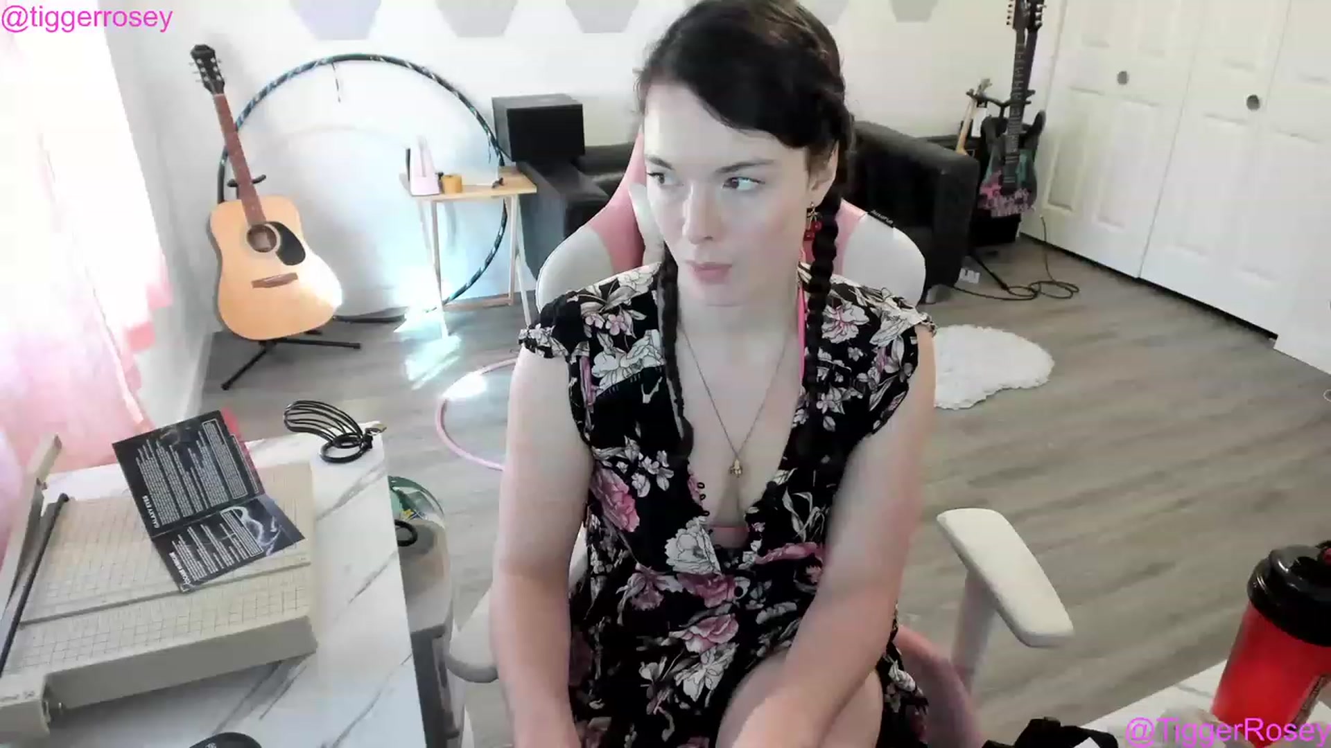 Gallery image thumbnail from TiggerRosey's myfreecams stream on, 05/10/2023, 24:29 image 11 of 20