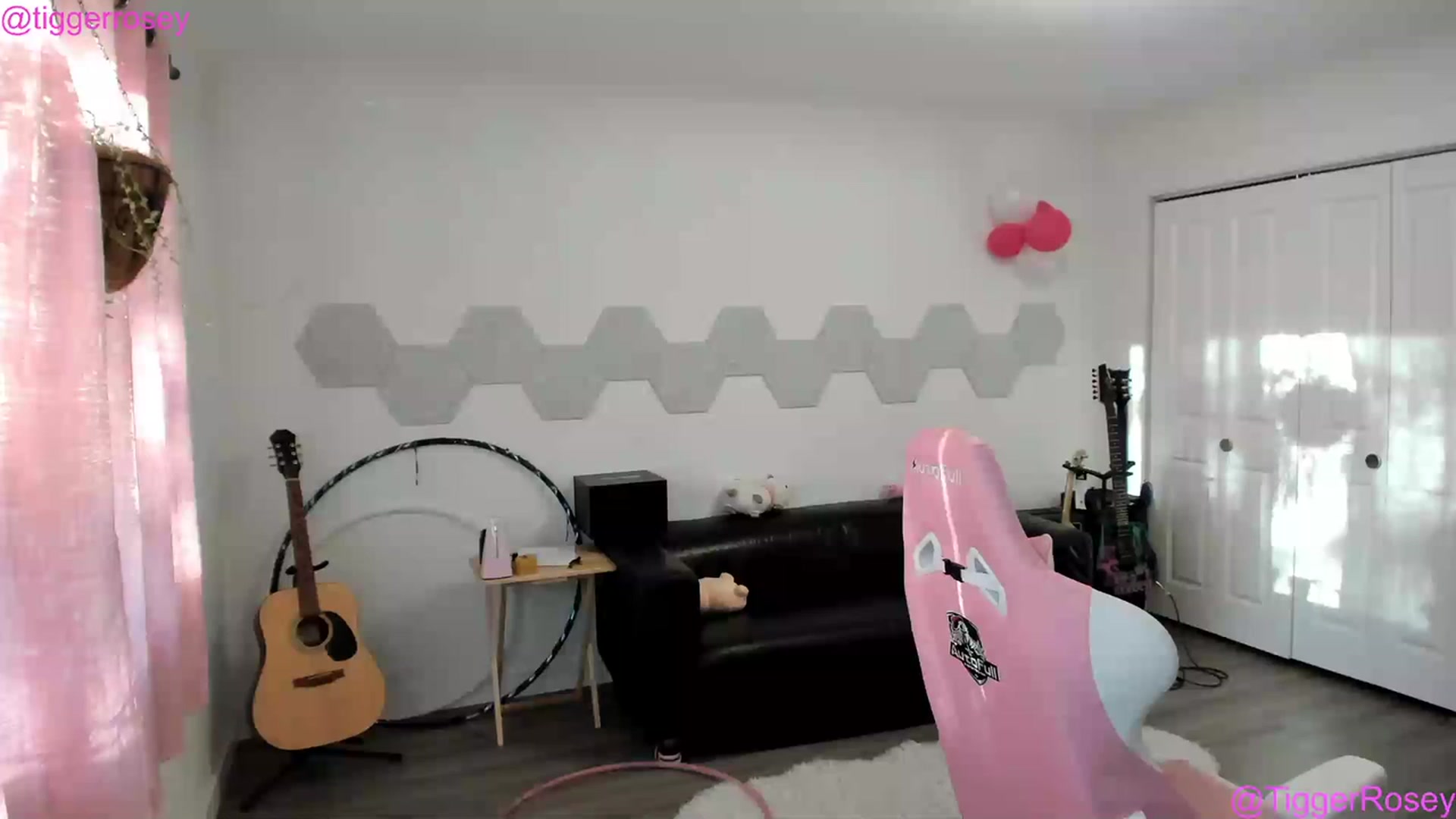 Gallery image thumbnail from TiggerRosey's myfreecams stream on, 05/10/2023, 03:23 image 10 of 20