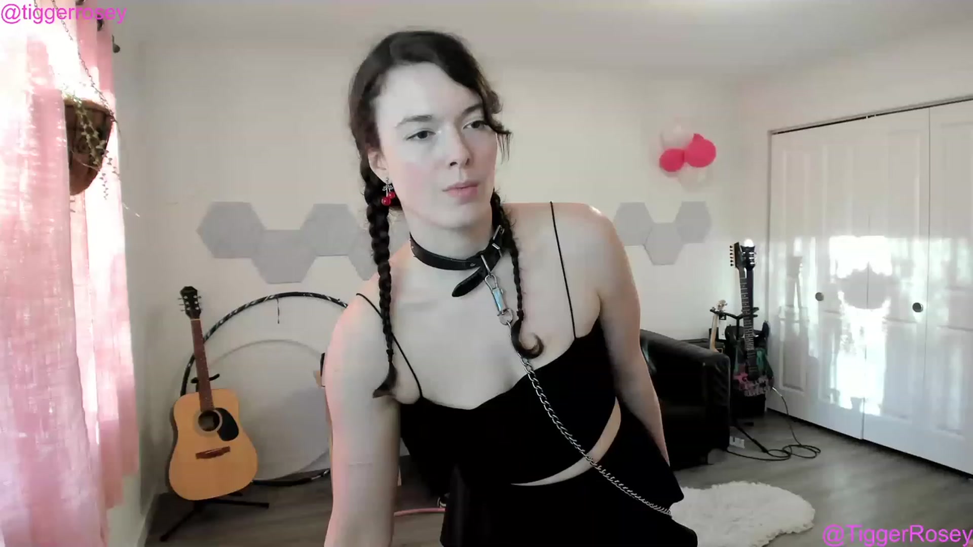 Gallery image thumbnail from TiggerRosey's myfreecams stream on, 05/10/2023, 03:23 image 8 of 20