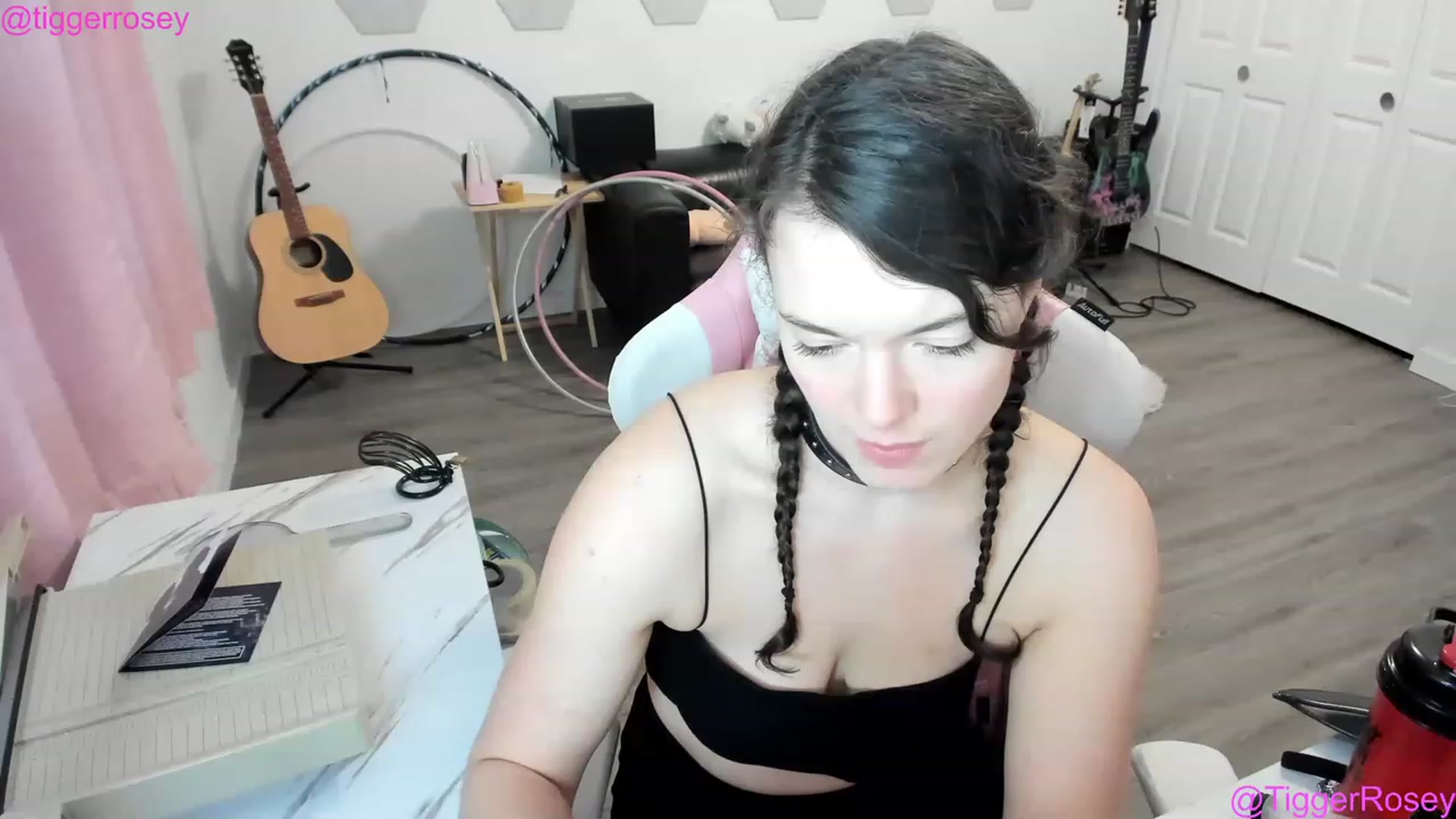 Gallery image thumbnail from TiggerRosey's myfreecams stream on, 05/10/2023, 04:10 image 3 of 20
