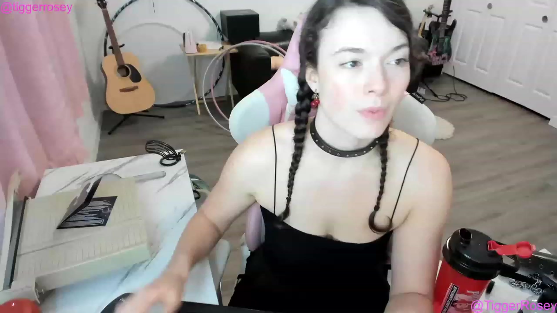 Gallery image thumbnail from TiggerRosey's myfreecams stream on, 05/10/2023, 04:10 image 8 of 20