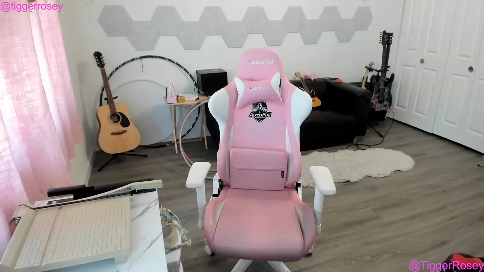 Gallery image thumbnail from TiggerRosey's myfreecams stream on, 05/11/2023, 20:55 image 6 of 20
