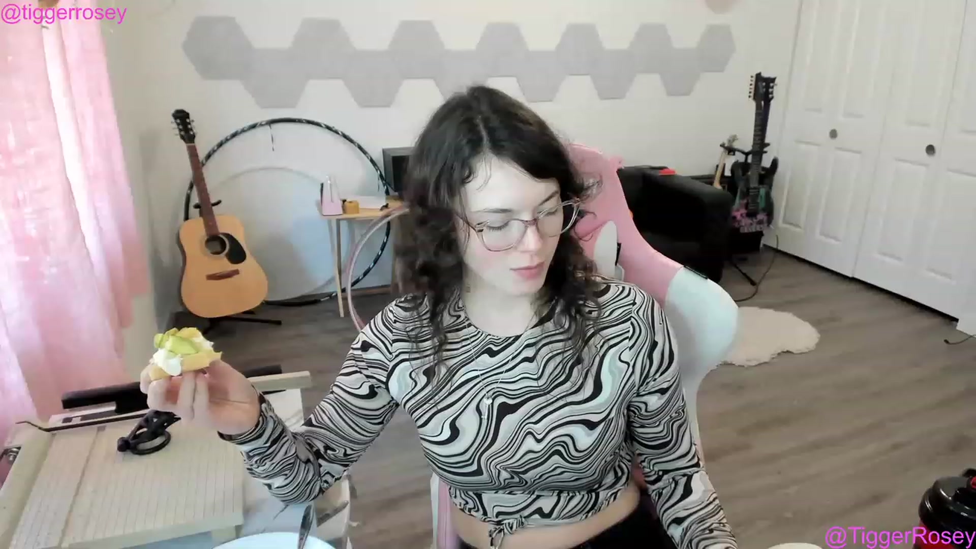 Gallery image thumbnail from TiggerRosey's myfreecams stream on, 05/11/2023, 22:36 image 15 of 20