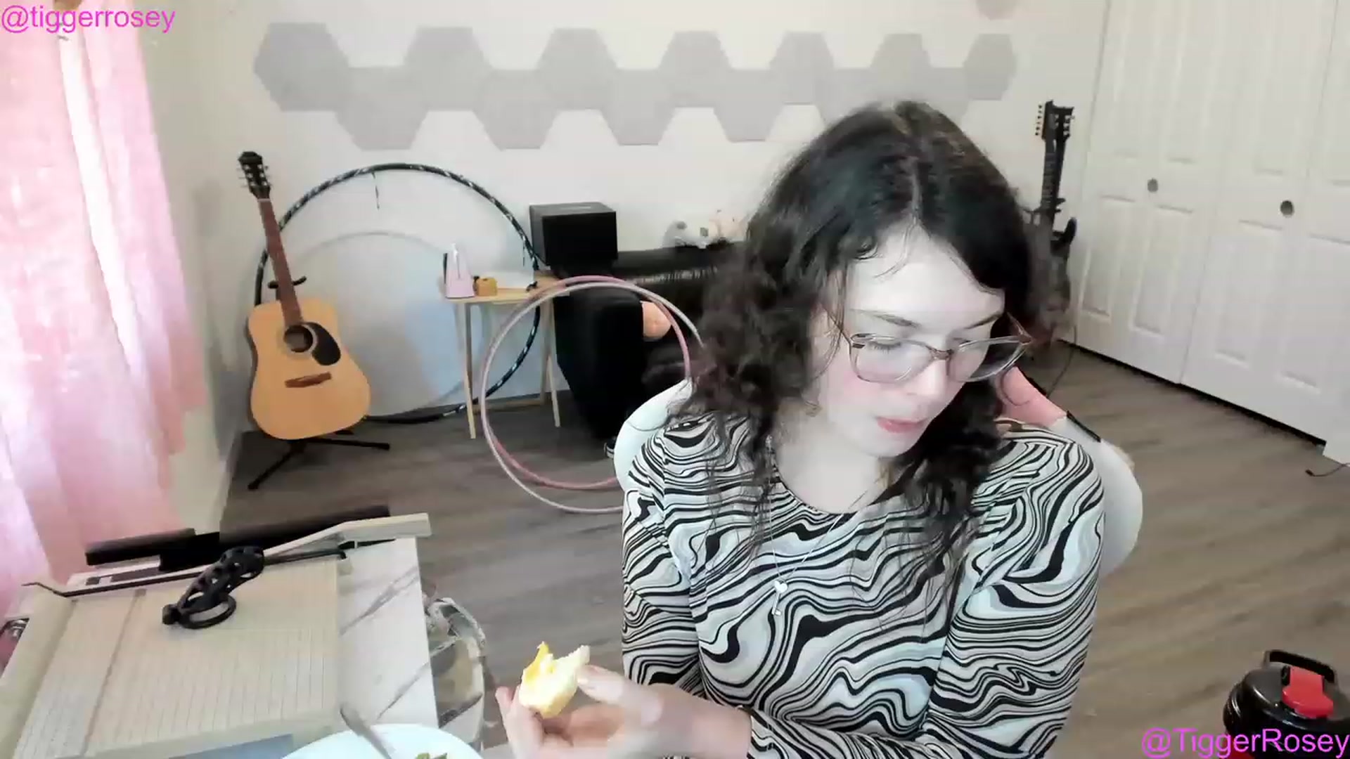 Gallery image thumbnail from TiggerRosey's myfreecams stream on, 05/11/2023, 22:36 image 12 of 20