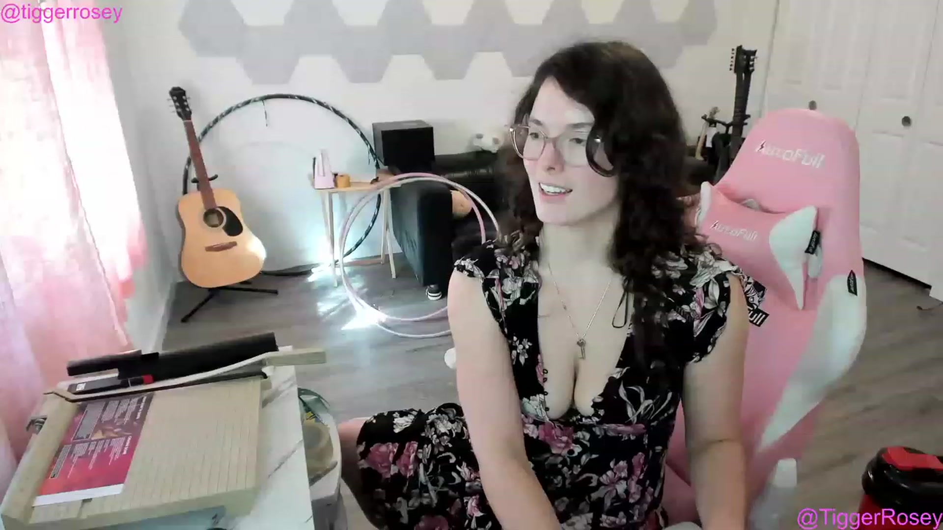 Gallery image thumbnail from TiggerRosey's myfreecams stream on, 05/11/2023, 23:45 image 13 of 20