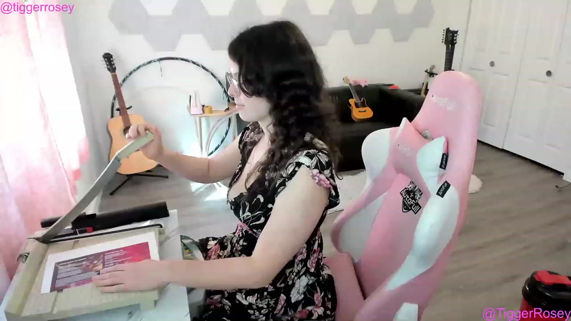 Gallery image thumbnail from TiggerRosey's myfreecams stream on, 05/11/2023, 23:45 image 10 of 20