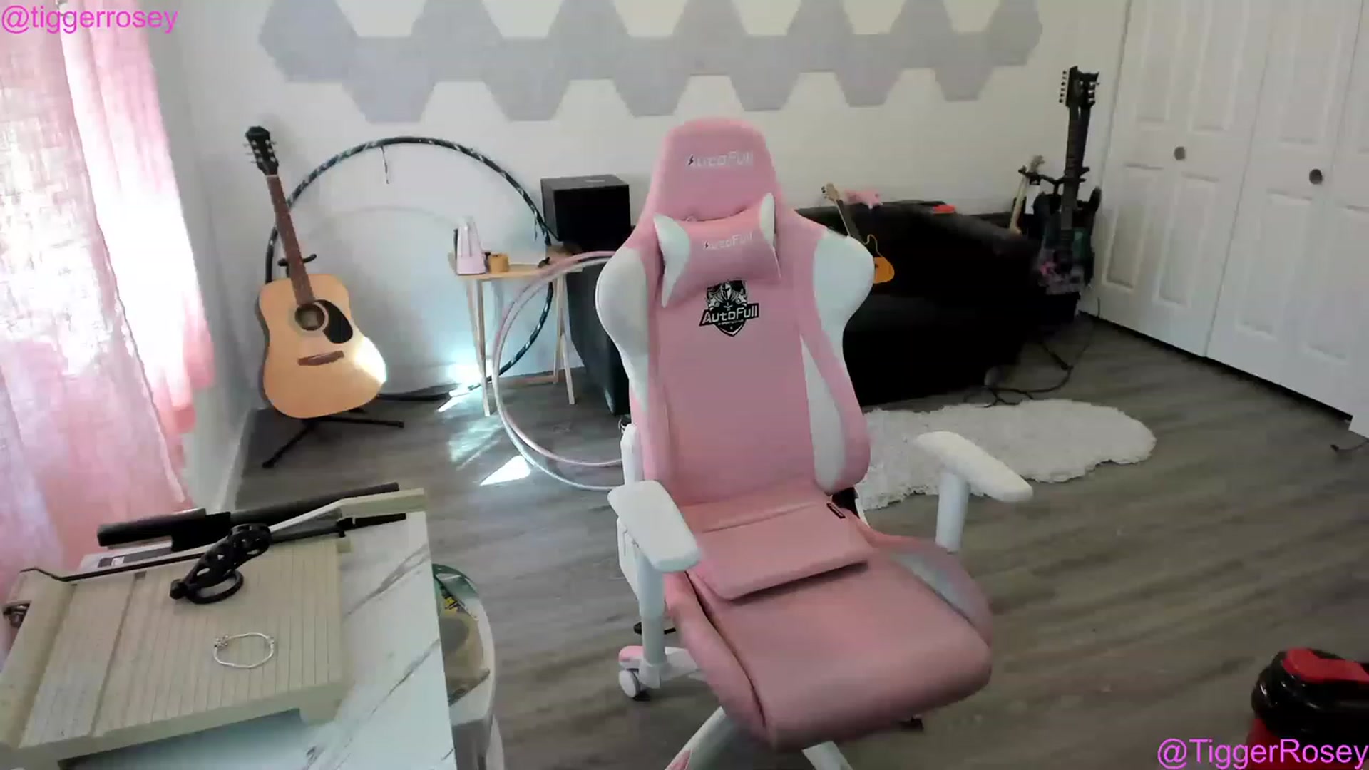 Gallery image thumbnail from TiggerRosey's myfreecams stream on, 05/11/2023, 23:45 image 2 of 20