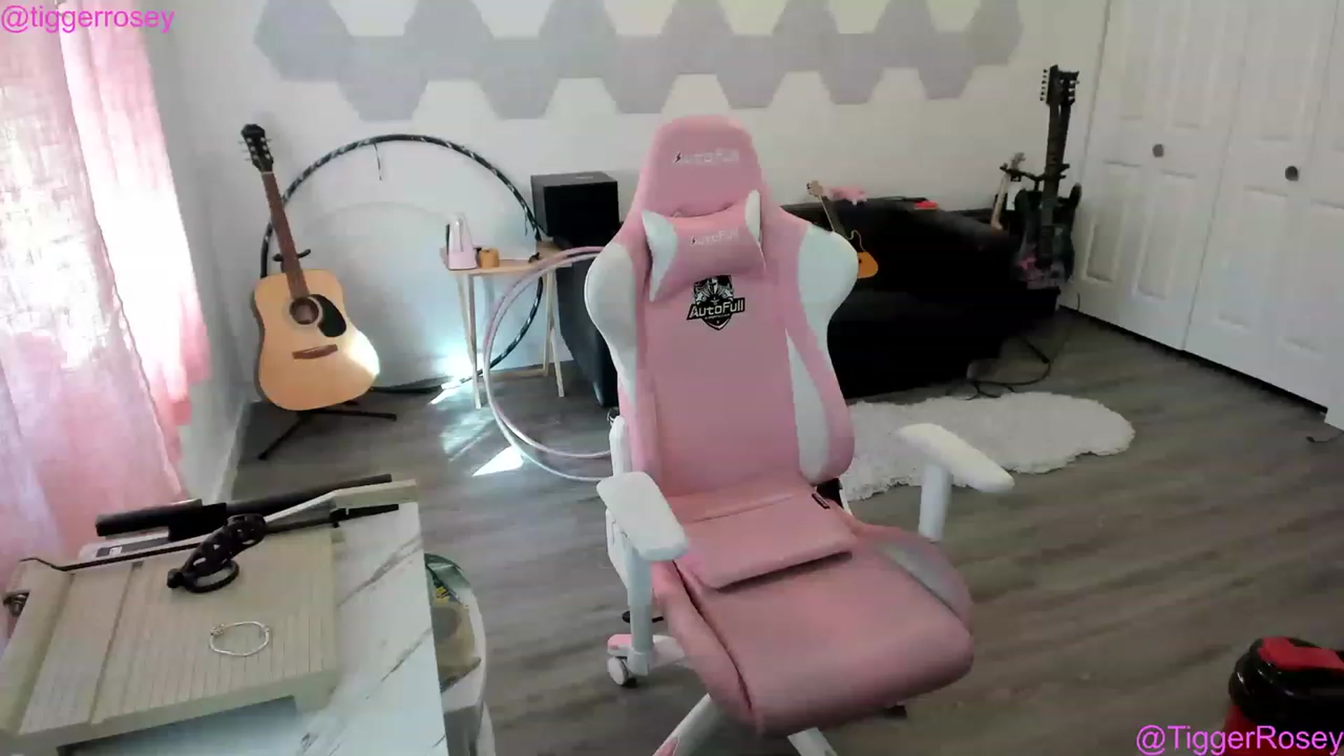 Gallery image thumbnail from TiggerRosey's myfreecams stream on, 05/11/2023, 23:45 image 3 of 20