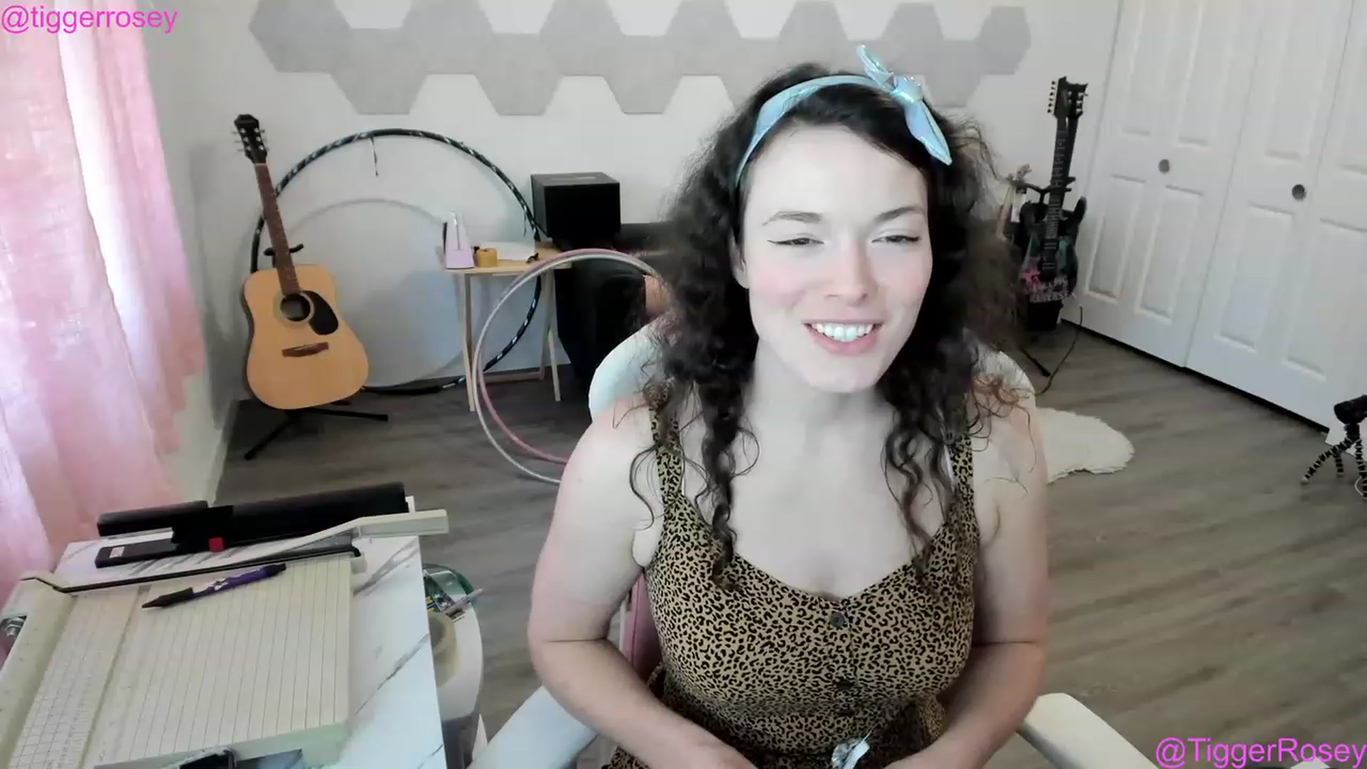 Gallery image thumbnail from TiggerRosey's myfreecams stream on, 05/12/2023, 23:56 image 5 of 20