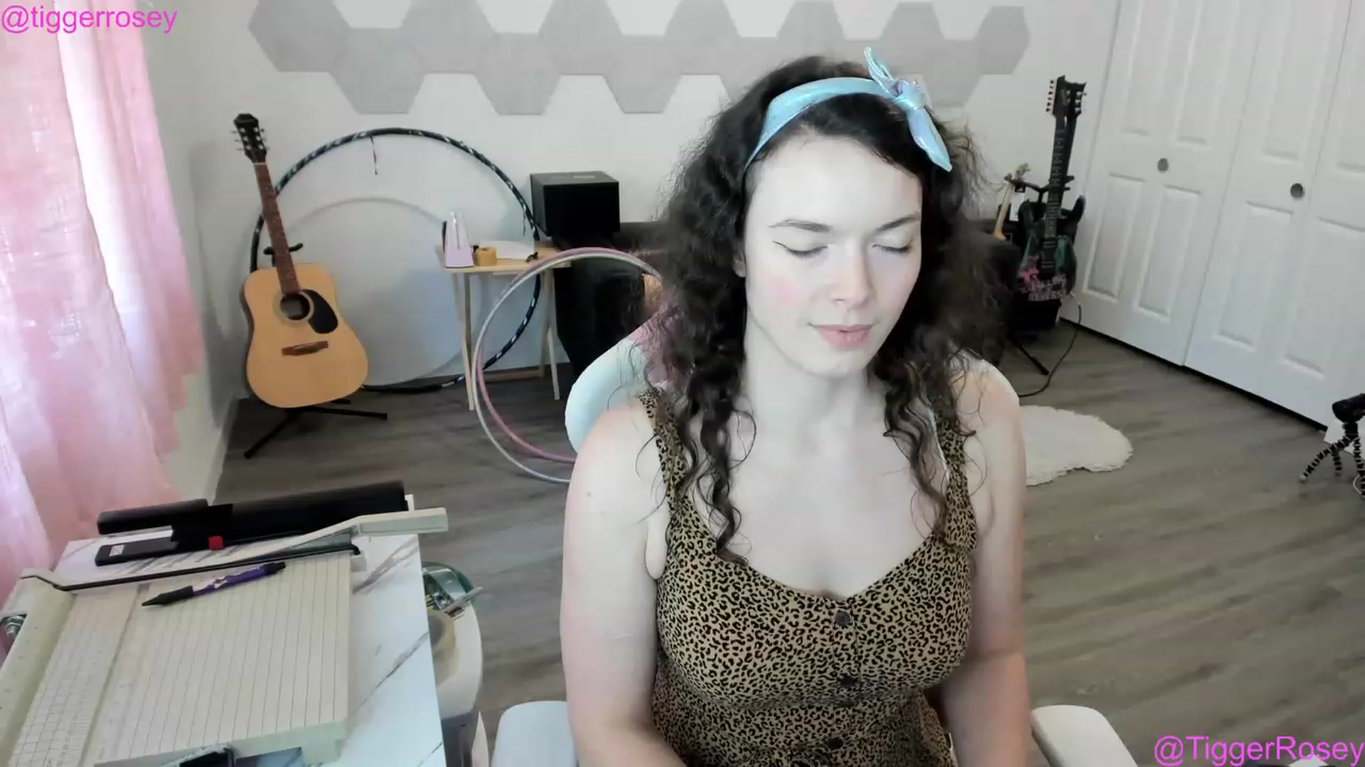 Gallery image thumbnail from TiggerRosey's myfreecams stream on, 05/12/2023, 23:56 image 6 of 20