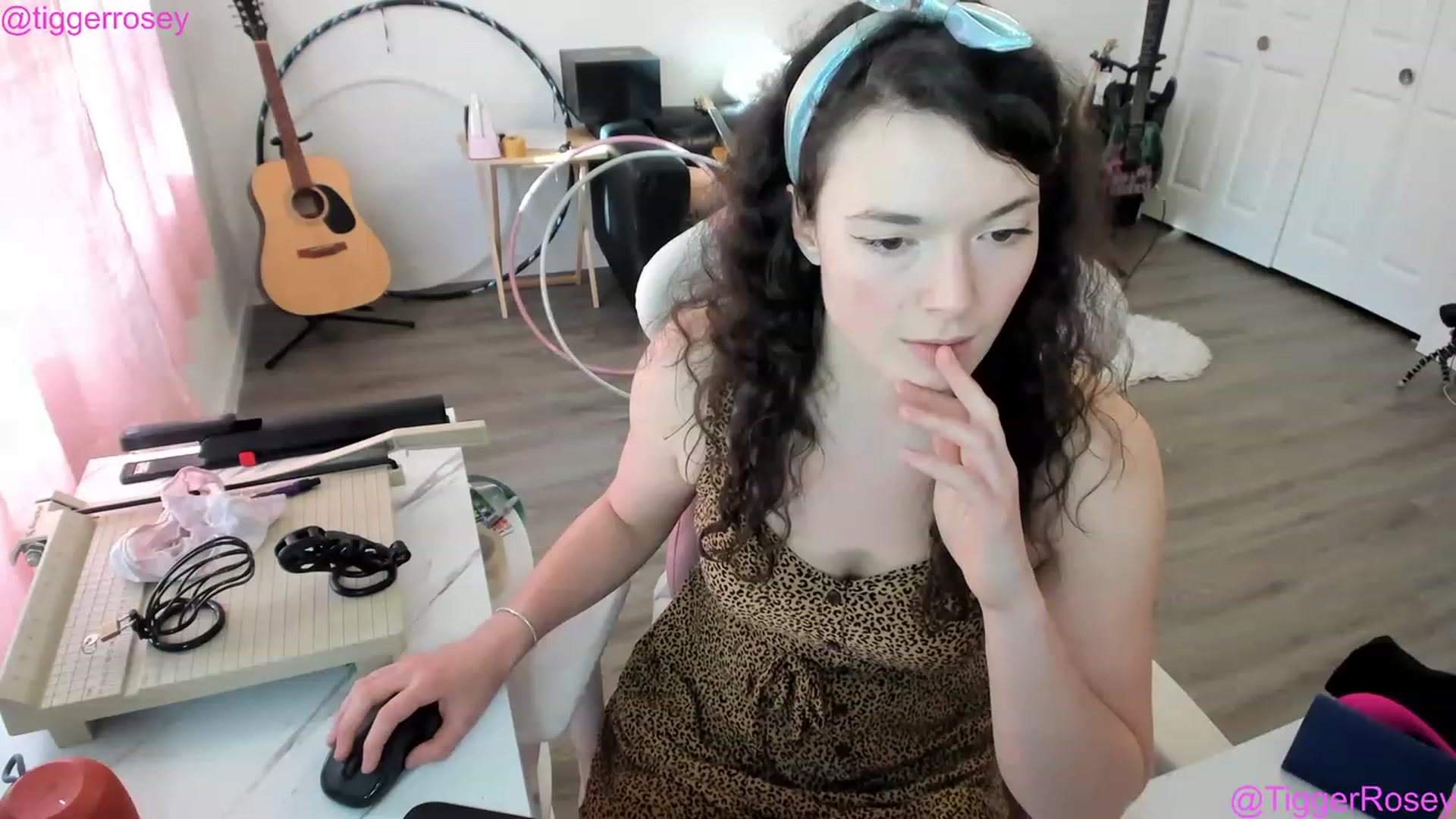 Gallery image thumbnail from TiggerRosey's myfreecams stream on, 05/13/2023, 01:33 image 19 of 20