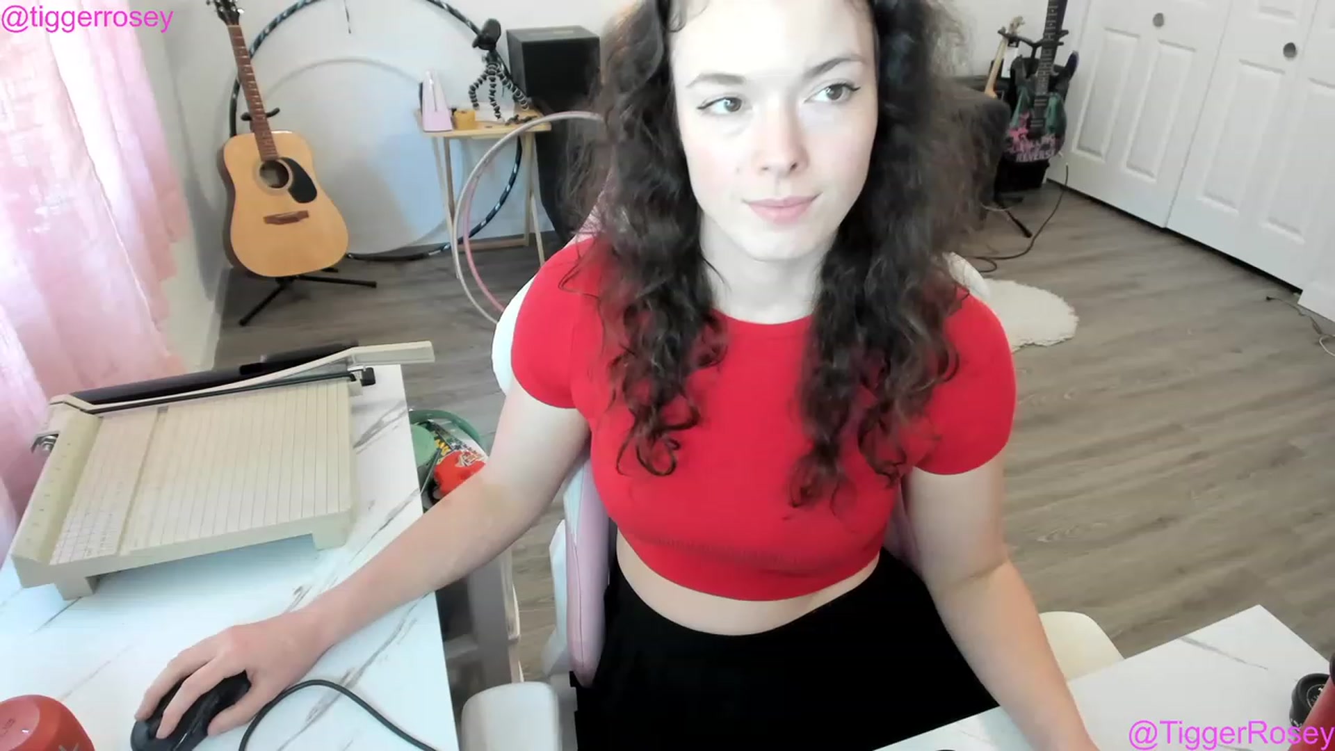 Gallery image thumbnail from TiggerRosey's myfreecams stream on, 05/16/2023, 22:27 image 19 of 20