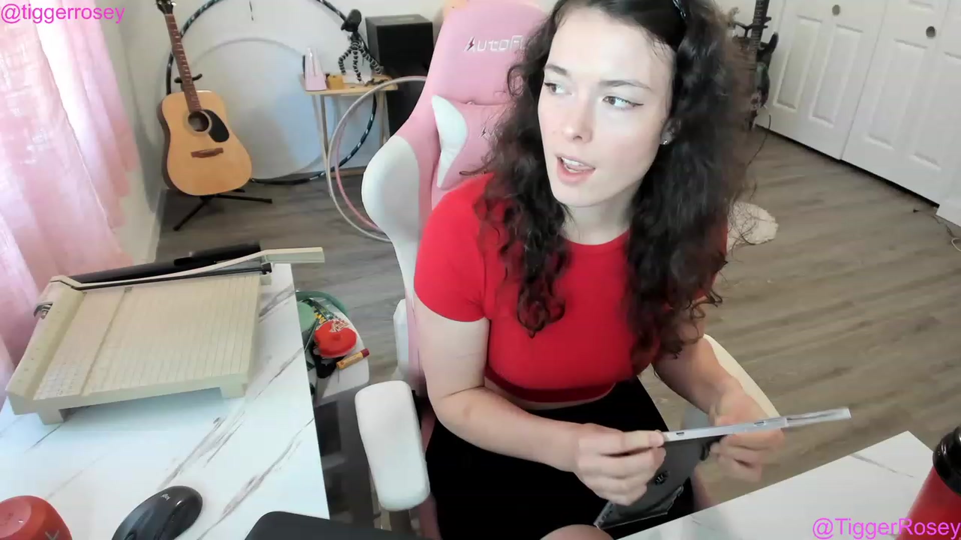 Gallery image thumbnail from TiggerRosey's myfreecams stream on, 05/16/2023, 22:27 image 17 of 20