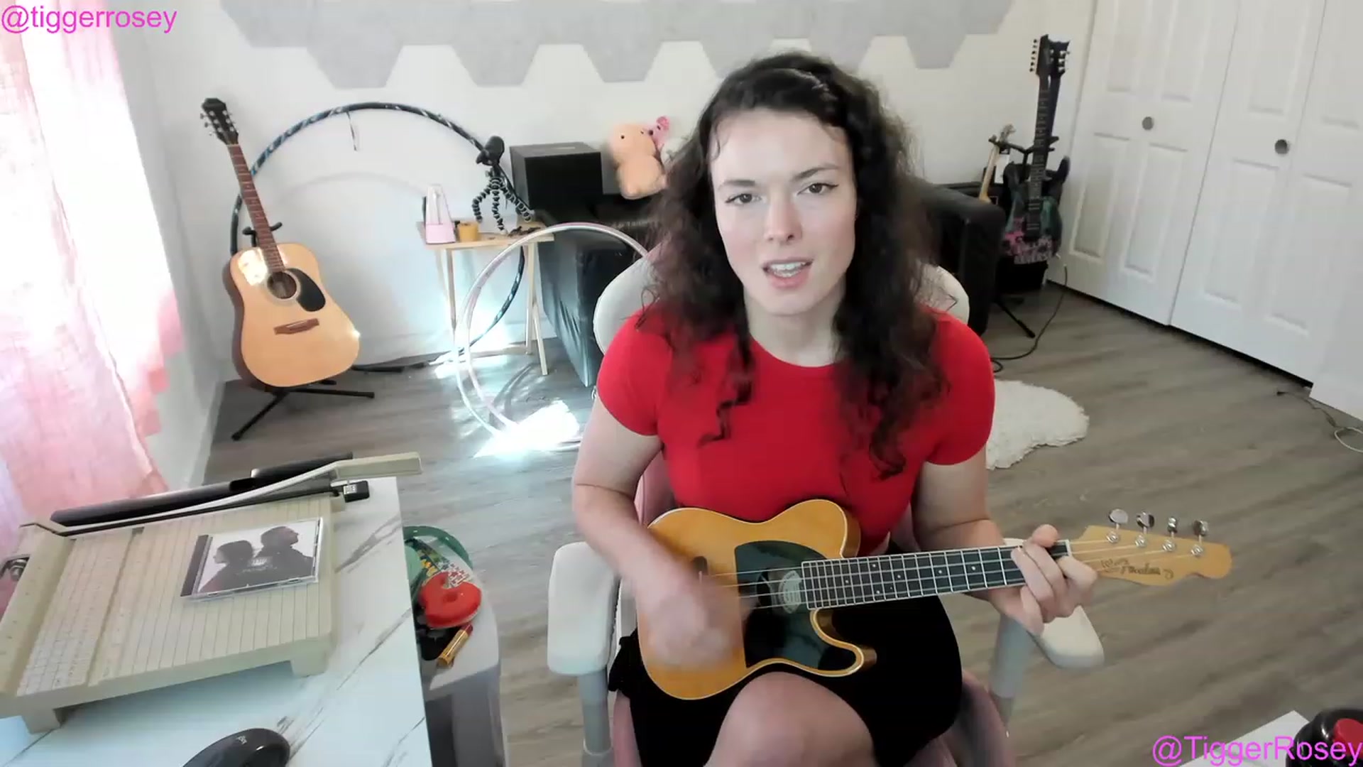 Gallery image thumbnail from TiggerRosey's myfreecams stream on, 05/17/2023, 24:35 image 12 of 20