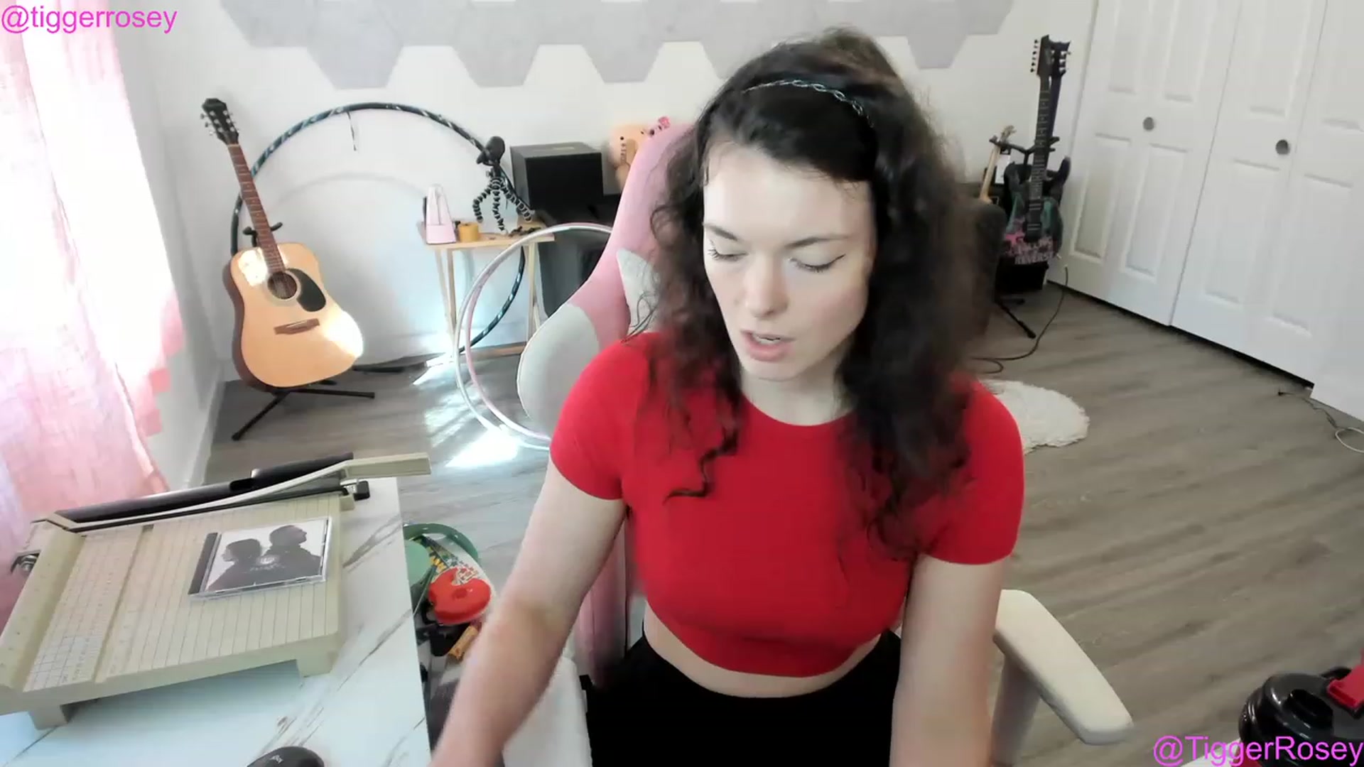 Gallery image thumbnail from TiggerRosey's myfreecams stream on, 05/17/2023, 24:35 image 9 of 20