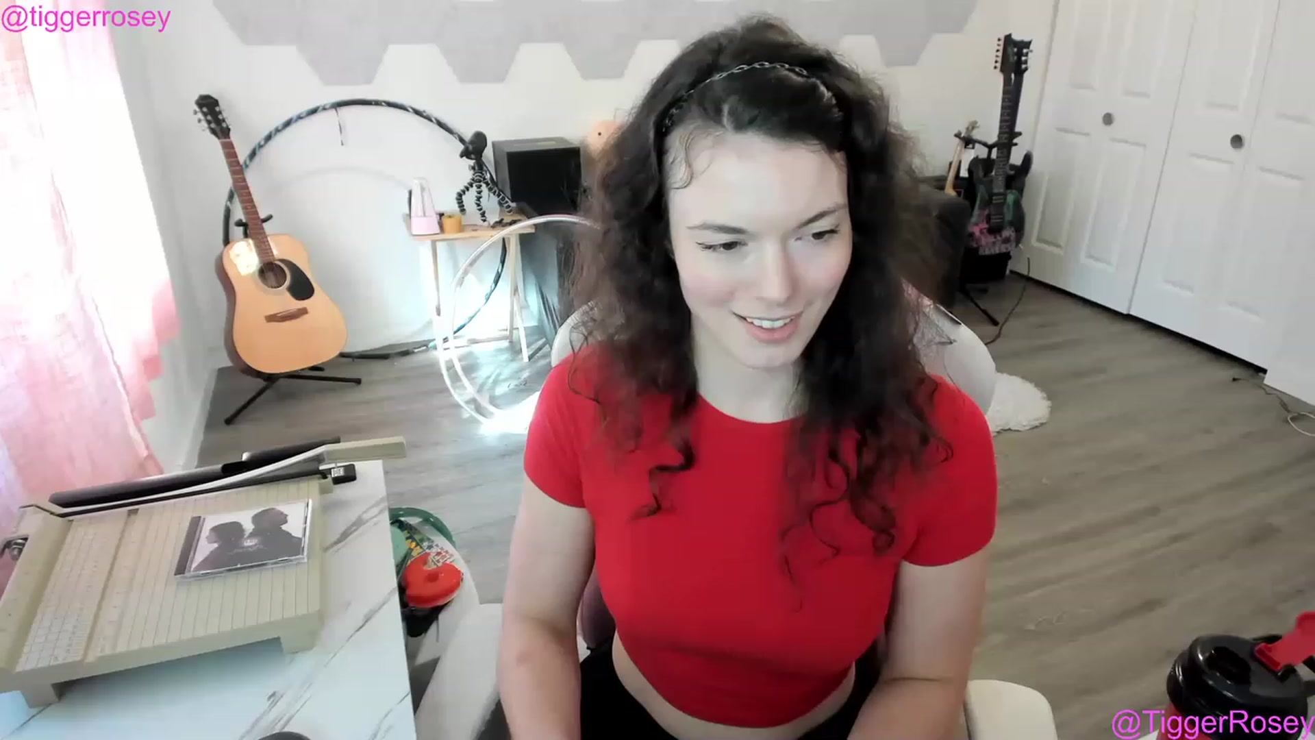 Gallery image thumbnail from TiggerRosey's myfreecams stream on, 05/17/2023, 24:35 image 14 of 20
