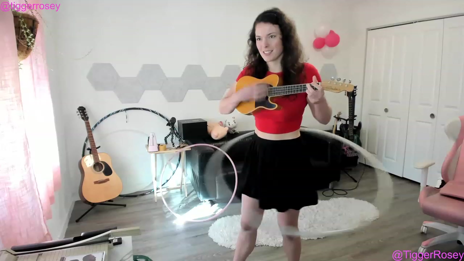 Gallery image thumbnail from TiggerRosey's myfreecams stream on, 05/17/2023, 24:35 image 15 of 20
