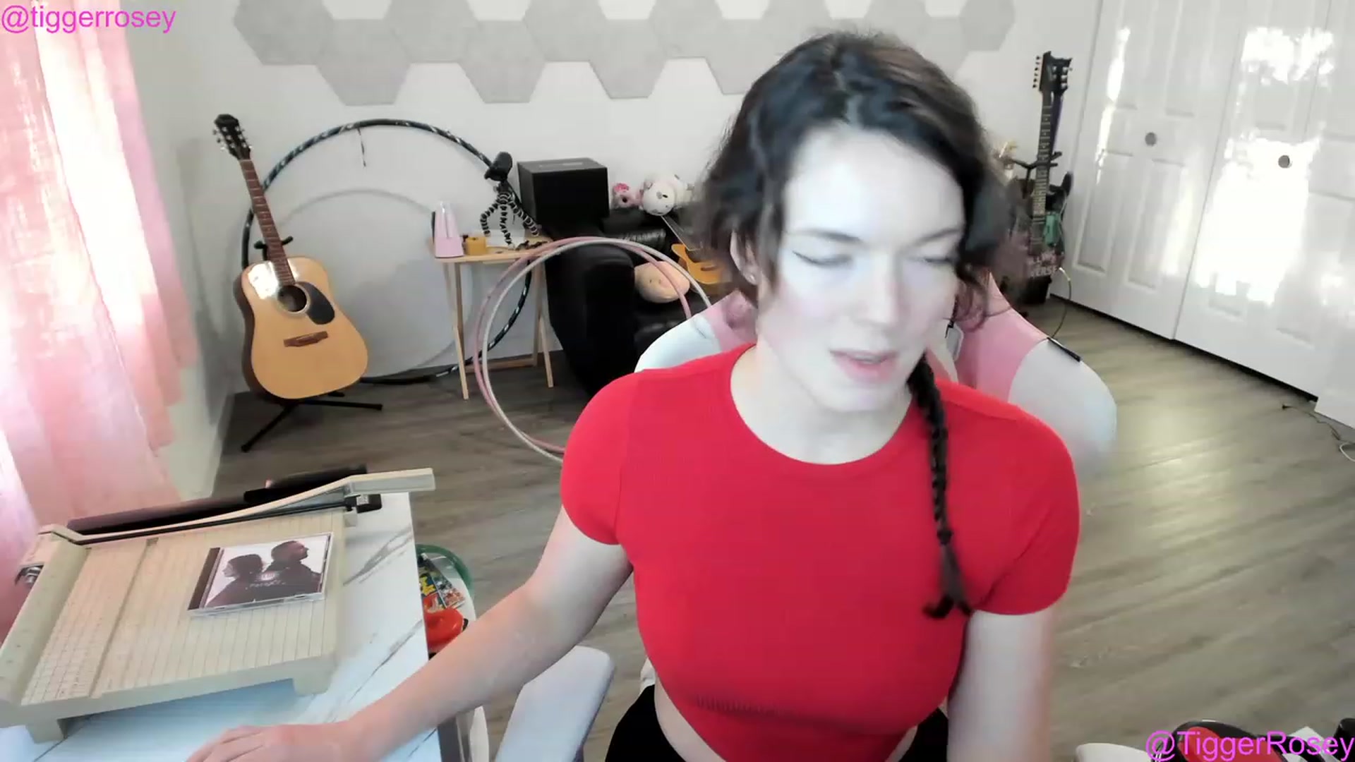 Gallery image thumbnail from TiggerRosey's myfreecams stream on, 05/17/2023, 02:56 image 19 of 20
