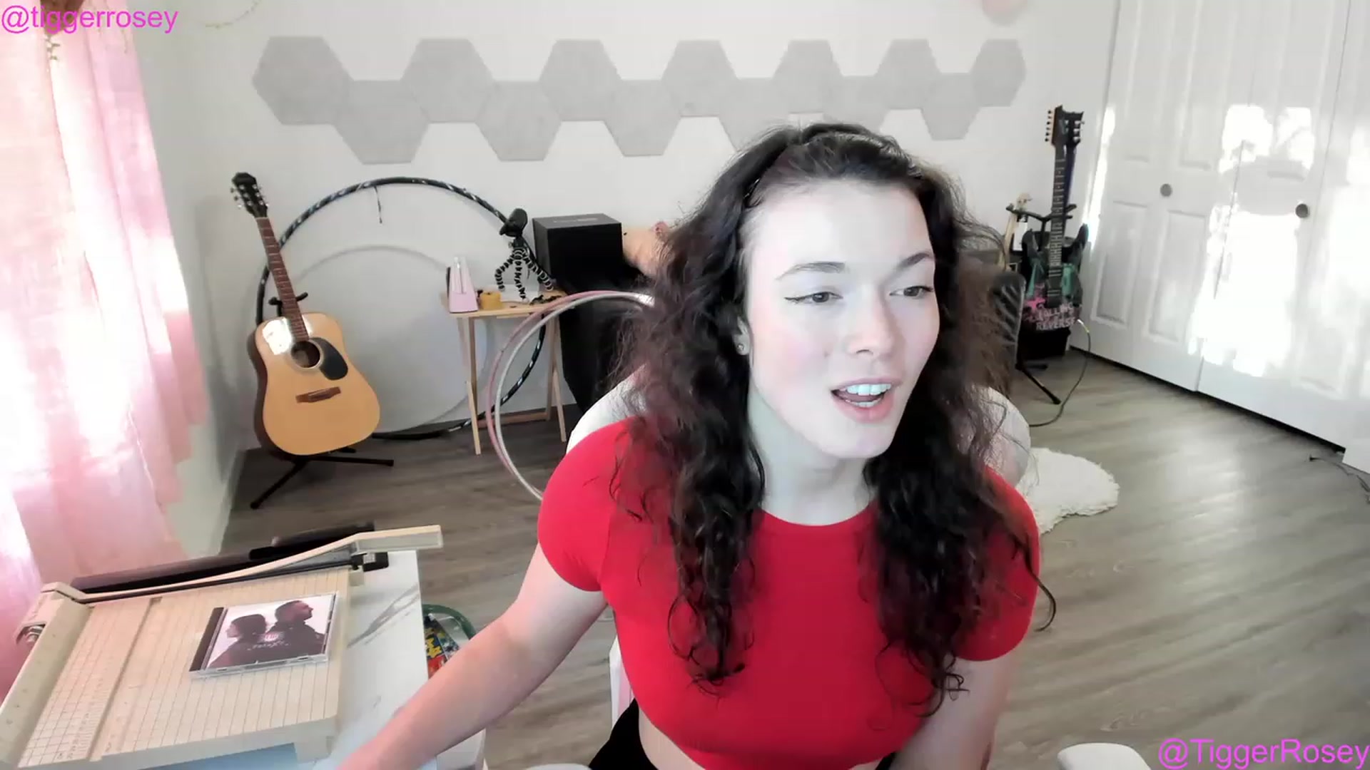 Gallery image thumbnail from TiggerRosey's myfreecams stream on, 05/17/2023, 02:56 image 8 of 20