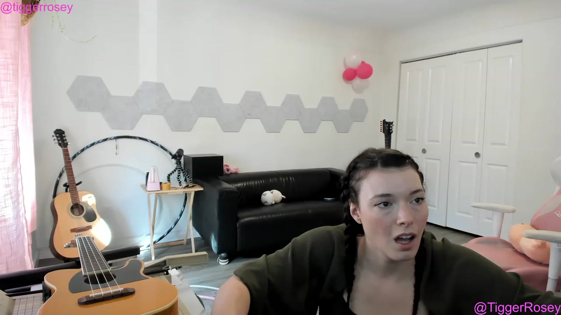 Gallery image thumbnail from TiggerRosey's myfreecams stream on, 05/17/2023, 23:43 image 19 of 20