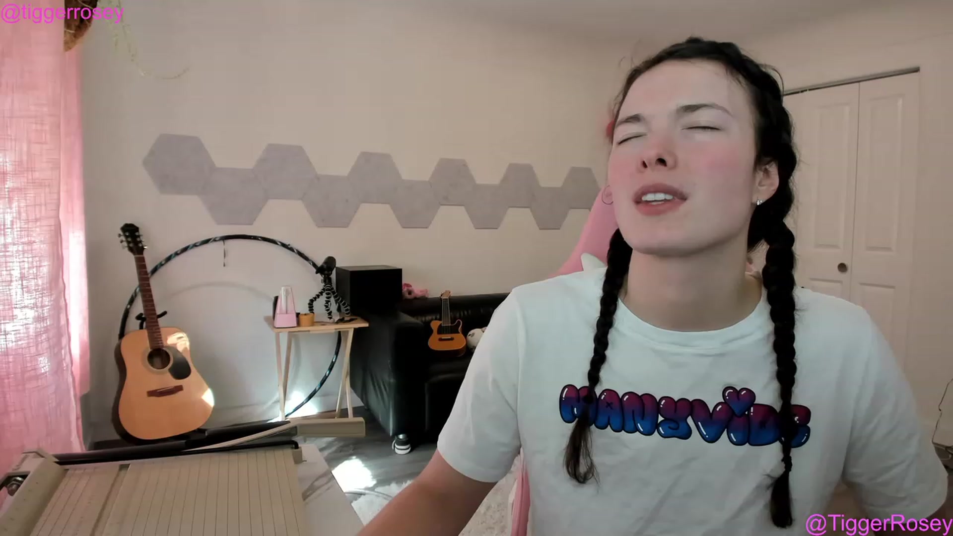 Gallery image thumbnail from TiggerRosey's myfreecams stream on, 05/18/2023, 23:51 image 18 of 20