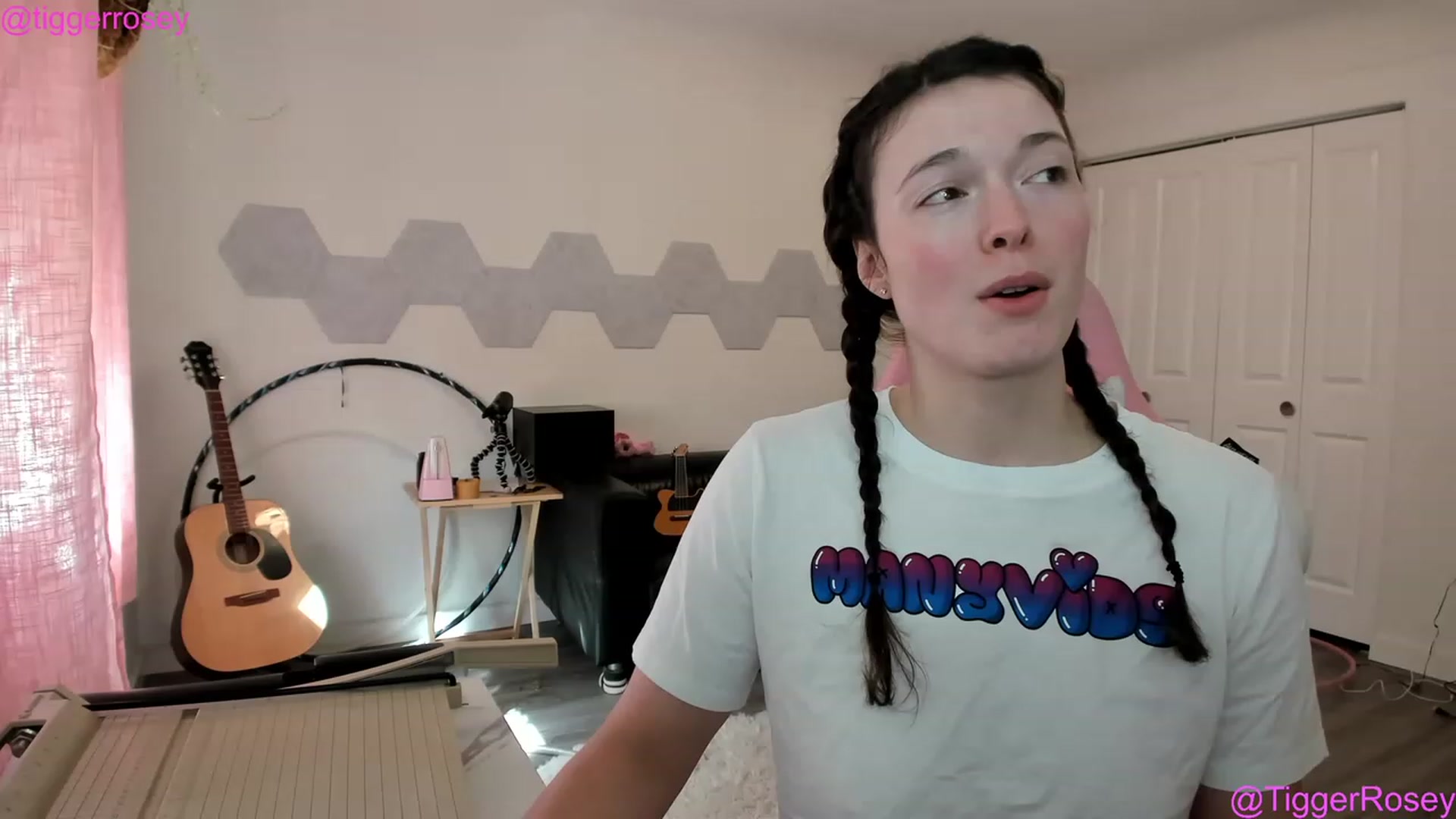 Gallery image thumbnail from TiggerRosey's myfreecams stream on, 05/18/2023, 23:51 image 12 of 20
