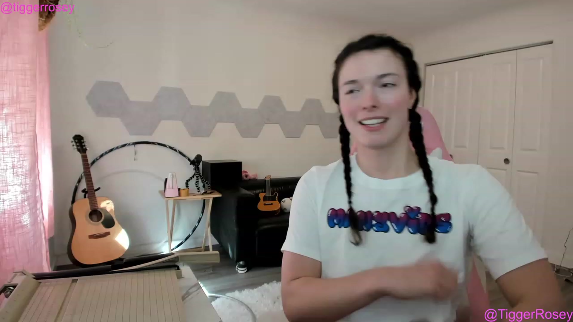 Gallery image thumbnail from TiggerRosey's myfreecams stream on, 05/18/2023, 23:51 image 9 of 20
