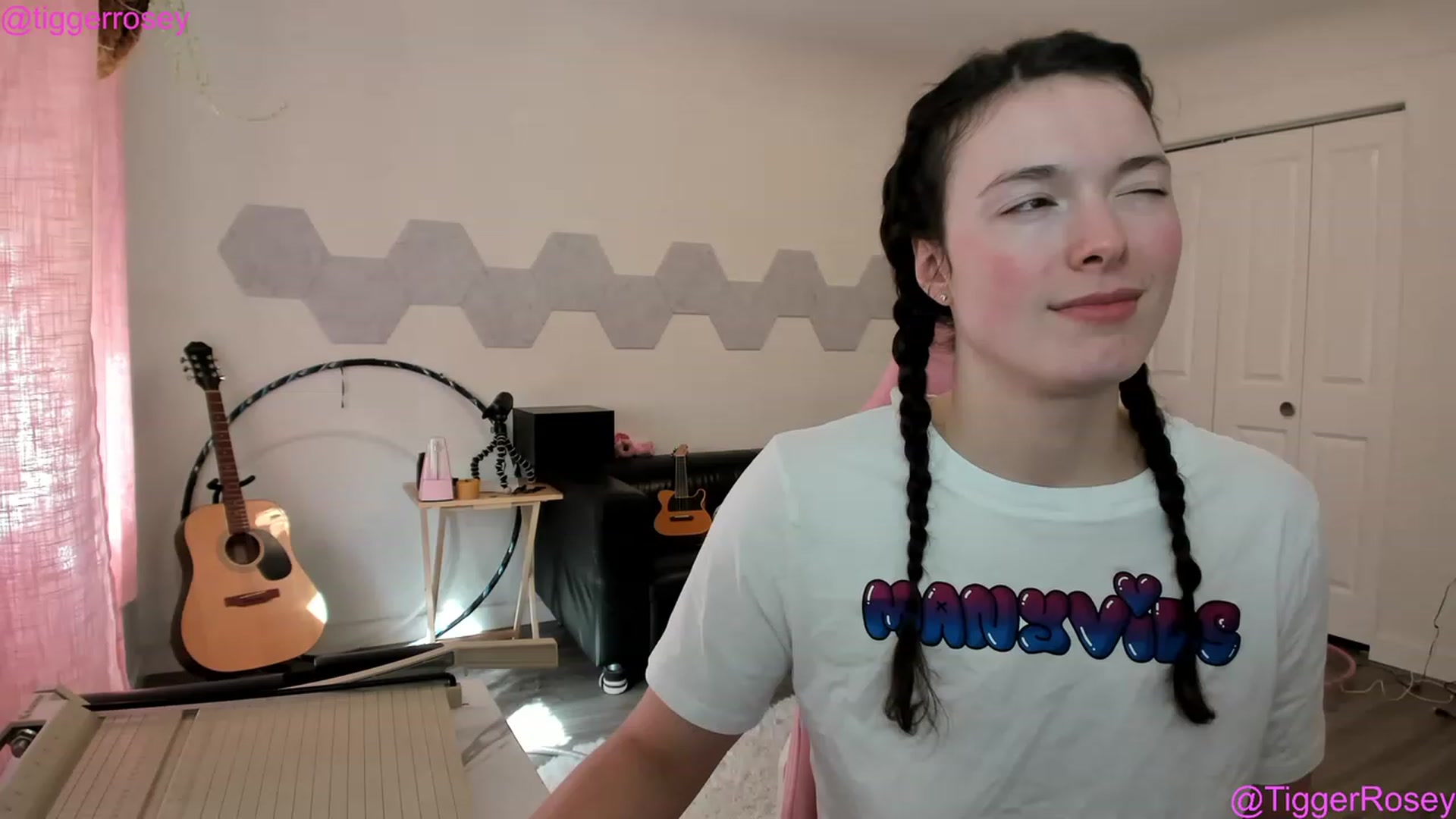 Gallery image thumbnail from TiggerRosey's myfreecams stream on, 05/18/2023, 23:51 image 17 of 20
