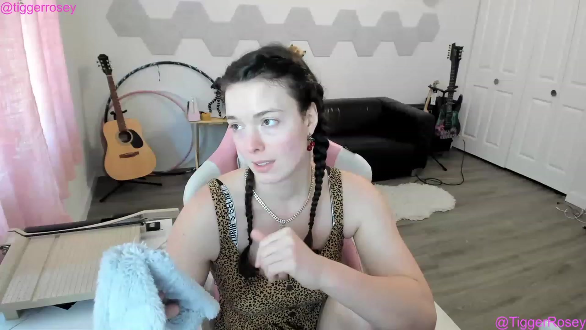 Gallery image thumbnail from TiggerRosey's myfreecams stream on, 05/25/2023, 23:42 image 5 of 20