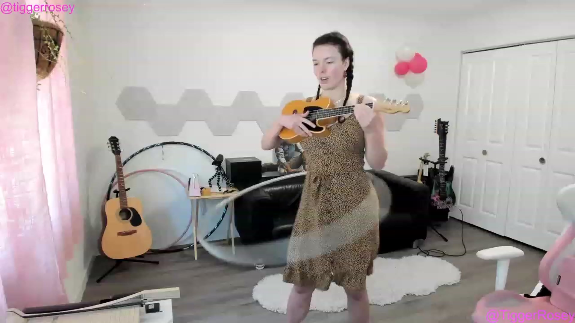 Gallery image thumbnail from TiggerRosey's myfreecams stream on, 05/25/2023, 23:42 image 6 of 20